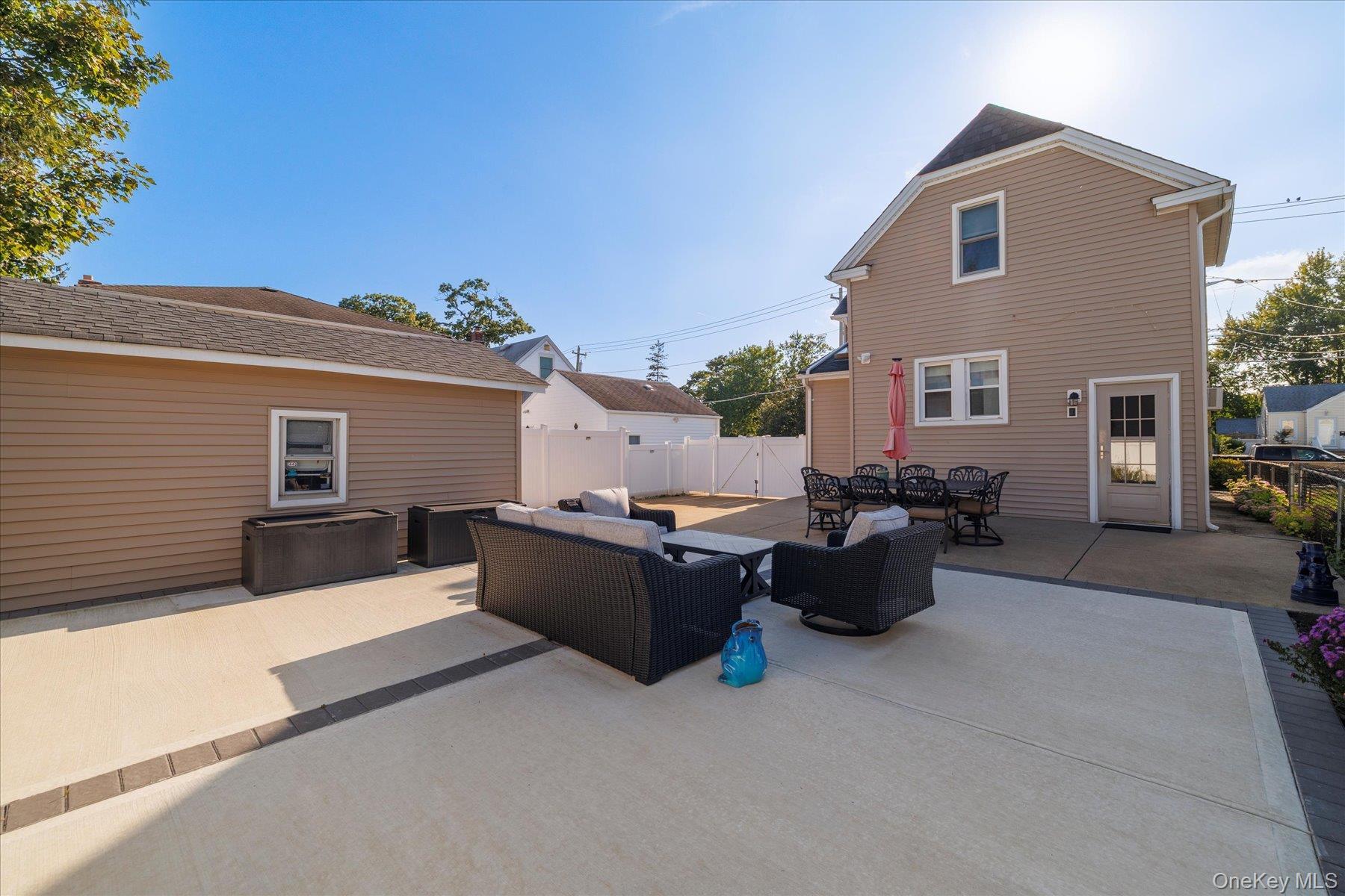 Single Family Grand  Nassau County, NY 11510, MLS-916215-18