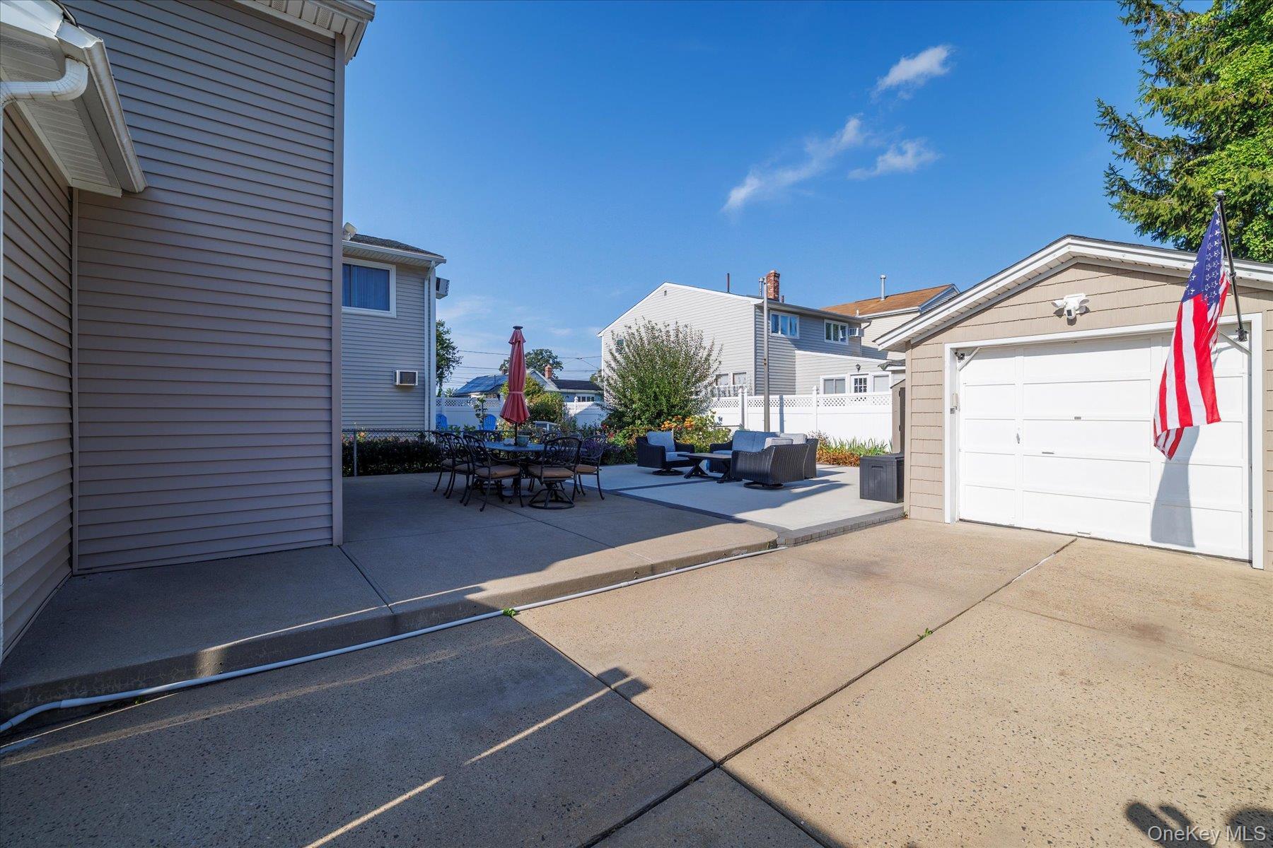 Single Family Grand  Nassau County, NY 11510, MLS-916215-3