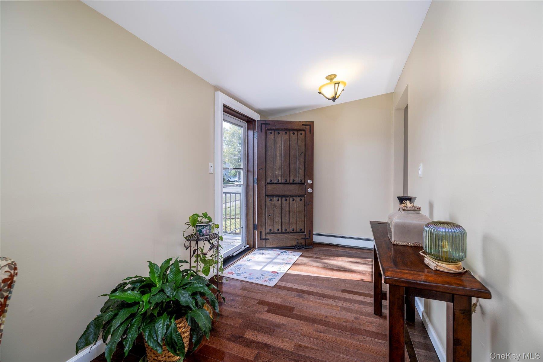 Single Family Grand  Nassau County, NY 11510, MLS-916215-4