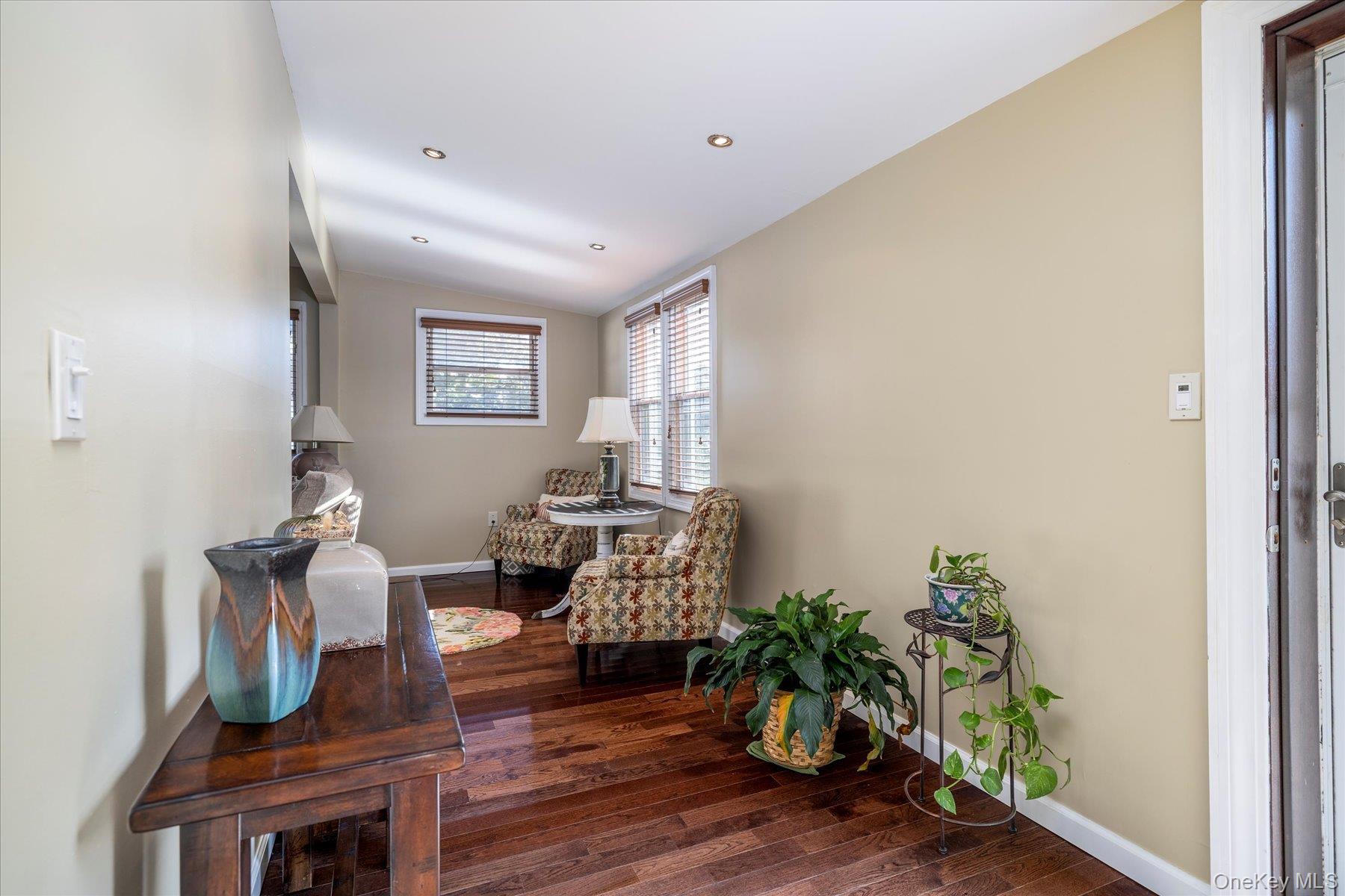 Single Family Grand  Nassau County, NY 11510, MLS-916215-5