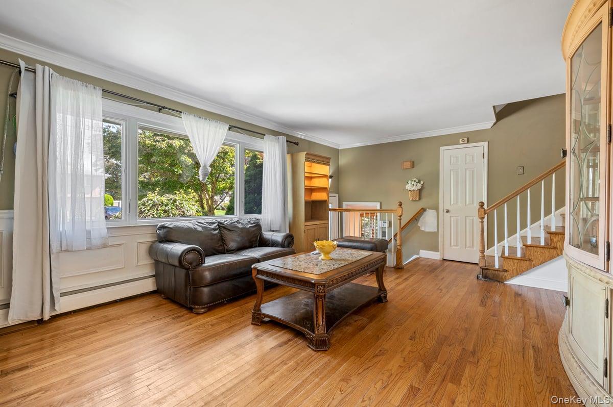 Single Family 21st  Nassau County, NY 11753, MLS-916219-5