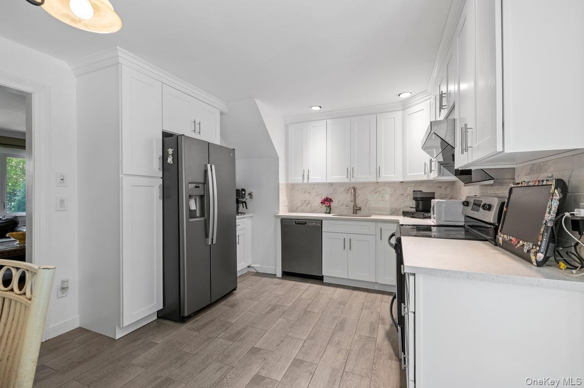 Single Family 21st  Nassau County, NY 11753, MLS-916219-9