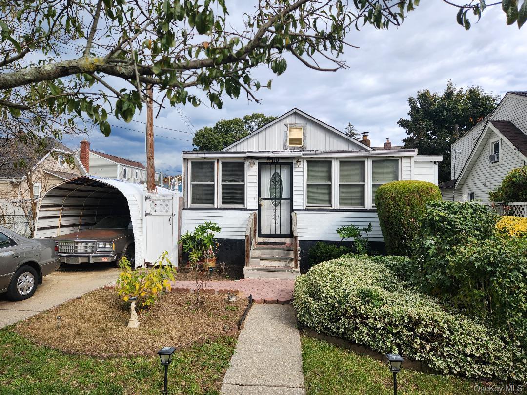 Single Family Sheridan Nassau County, NY 11575, MLS-916255-2