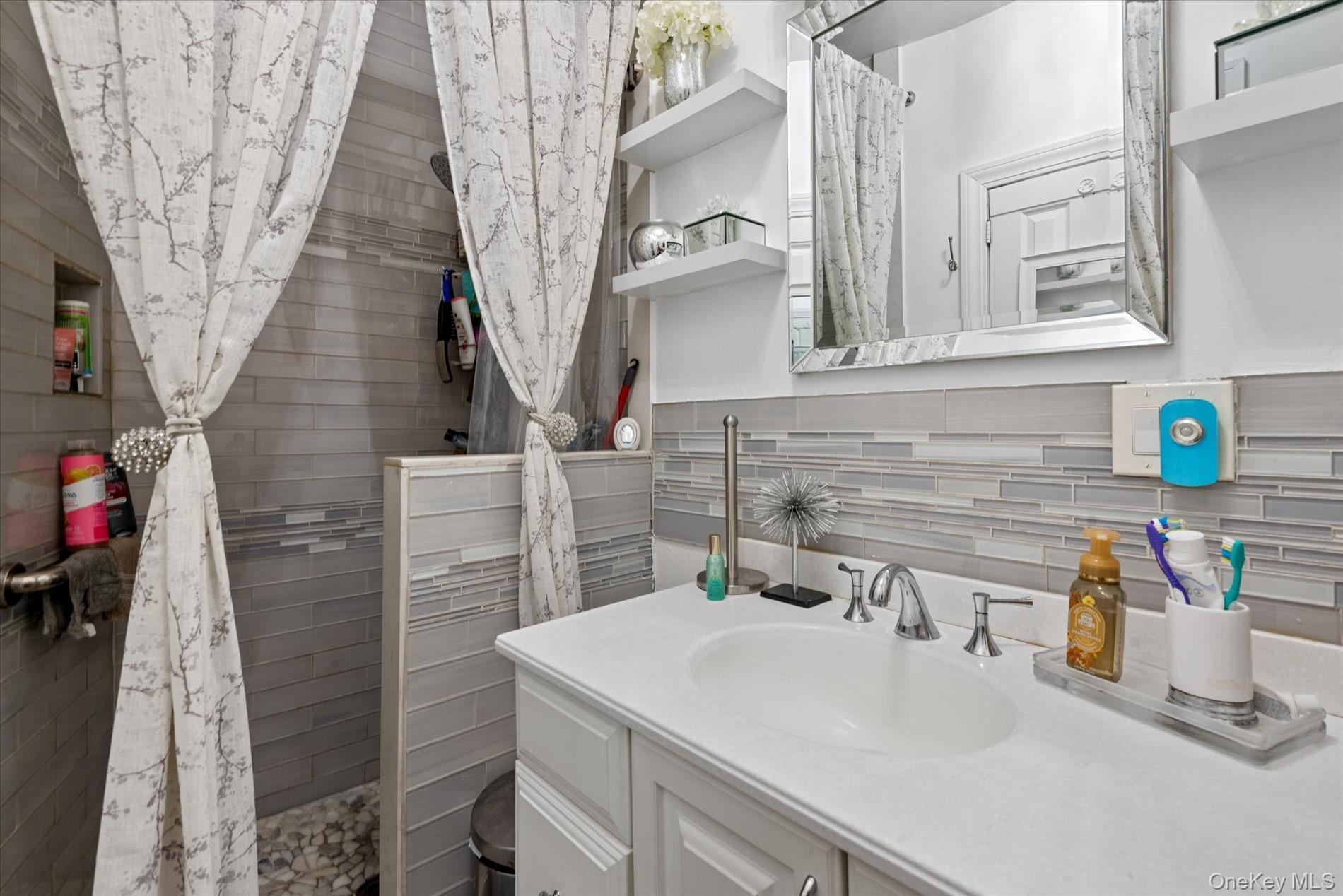 Single Family Lincoln  Brooklyn, NY 11208, MLS-916263-12