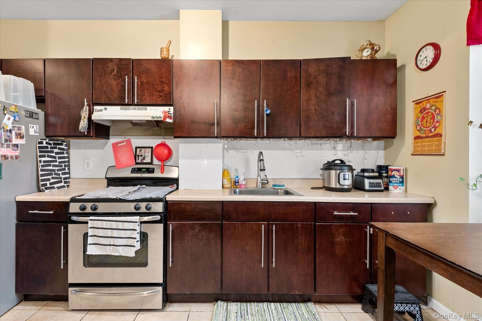 Single Family Lincoln  Brooklyn, NY 11208, MLS-916263-16