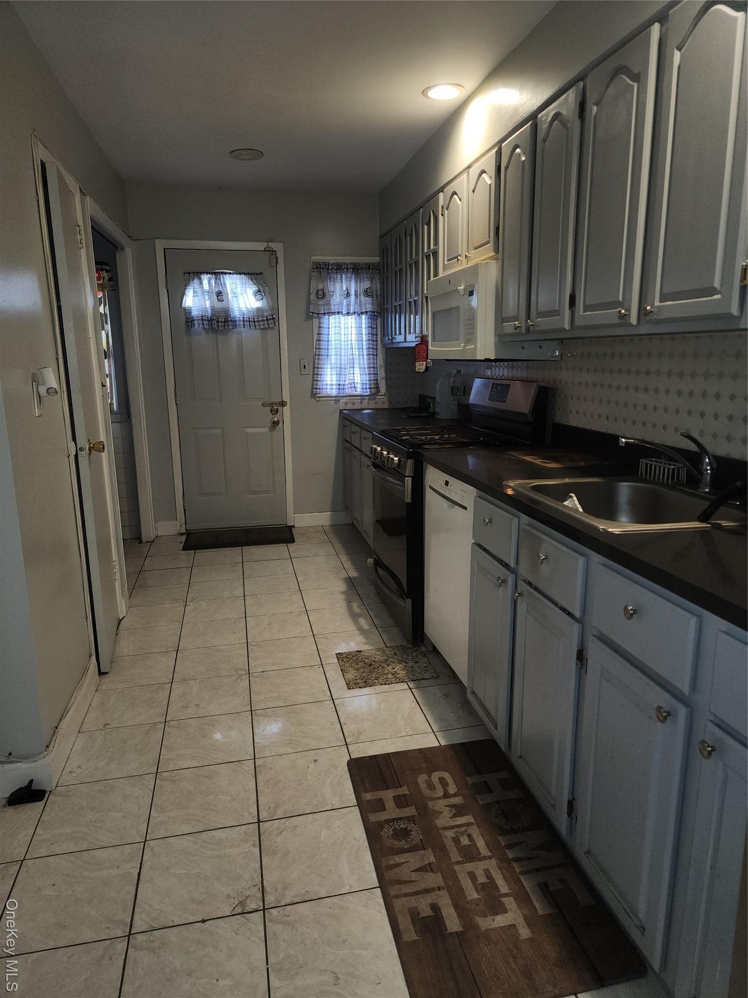Single Family Saint Johns Brooklyn, NY 11216, MLS-916278-6