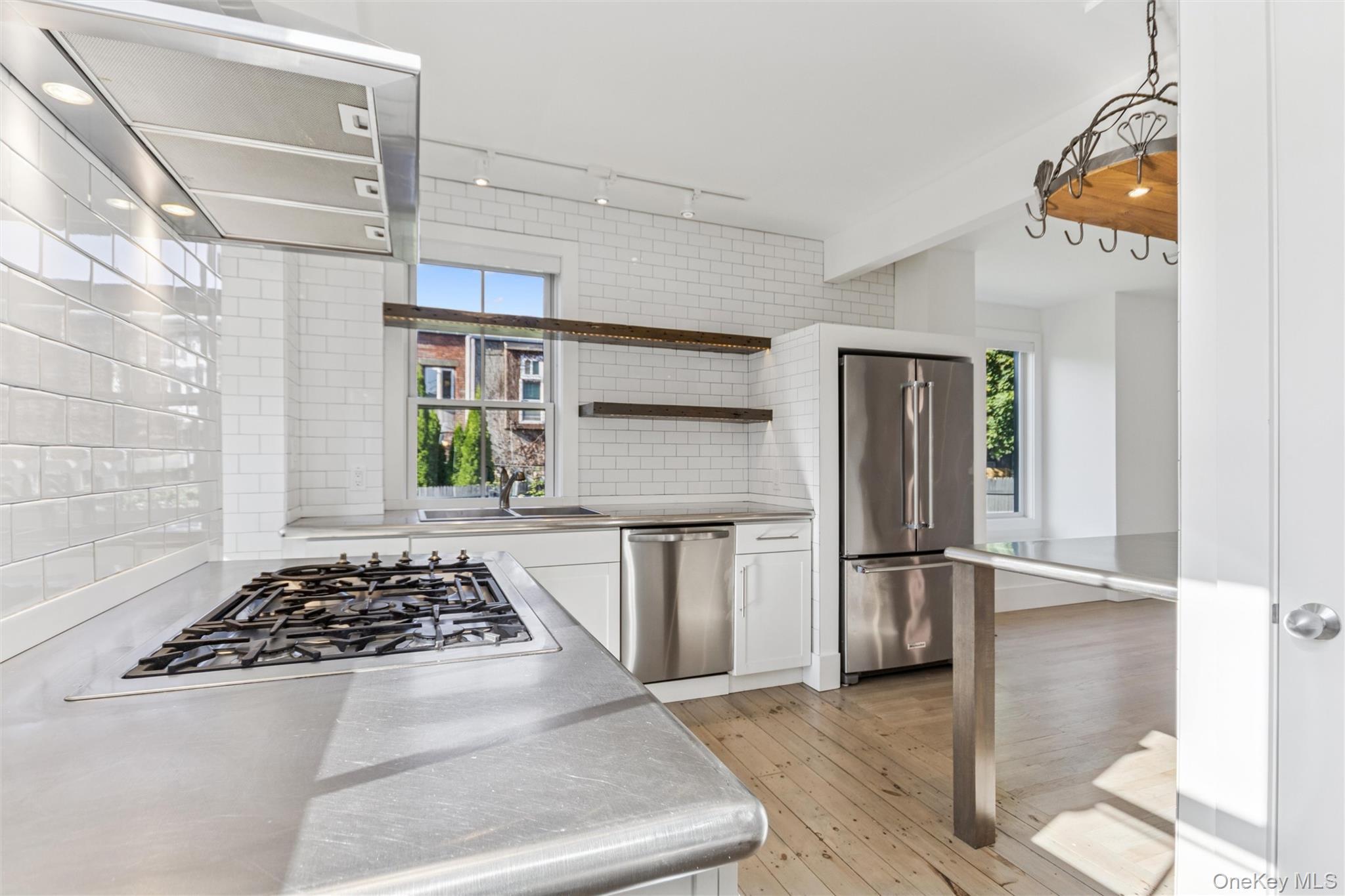 Single Family South  Dutchess County, NY 12508, MLS-916289-10