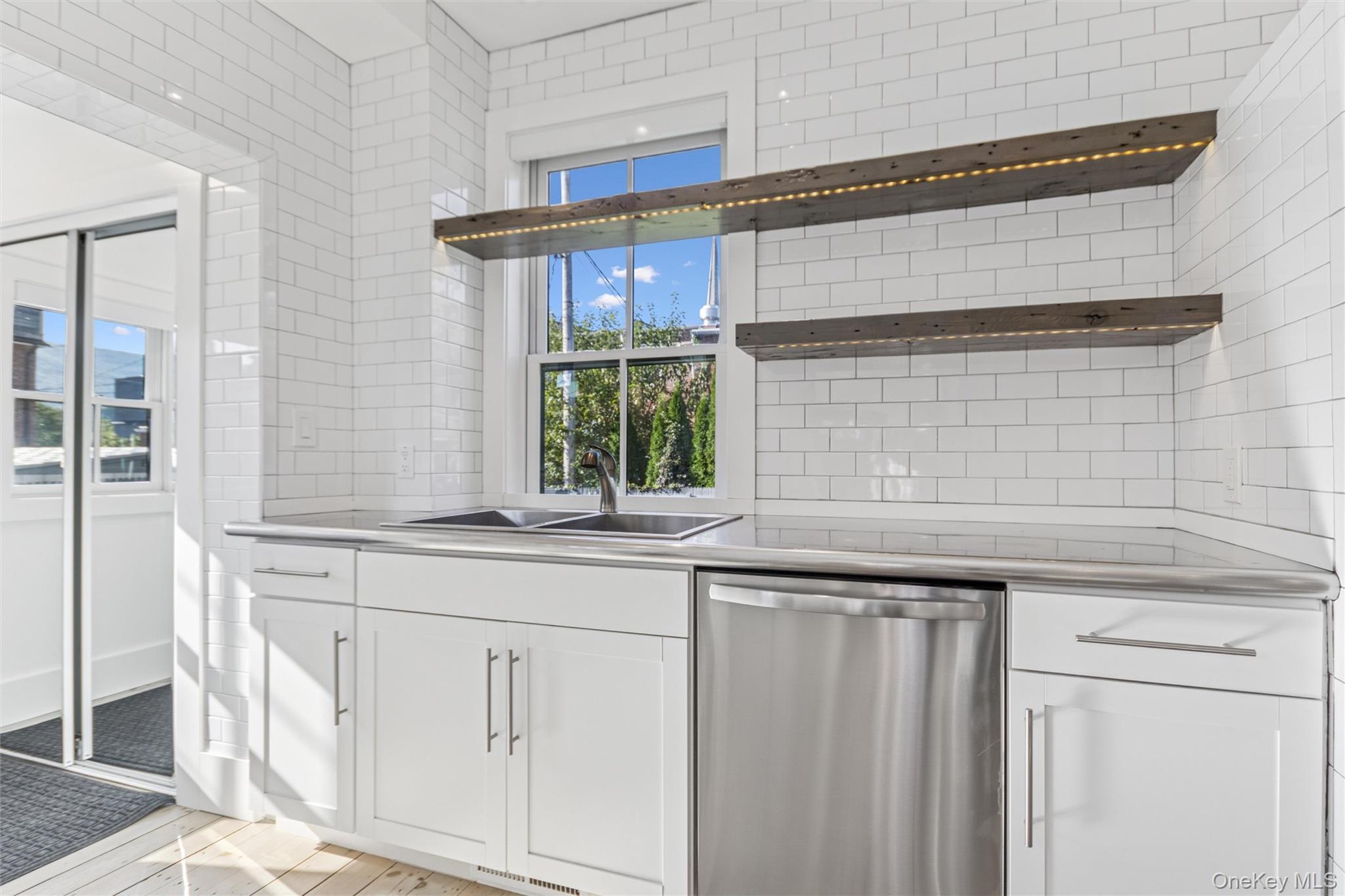 Single Family South  Dutchess County, NY 12508, MLS-916289-11