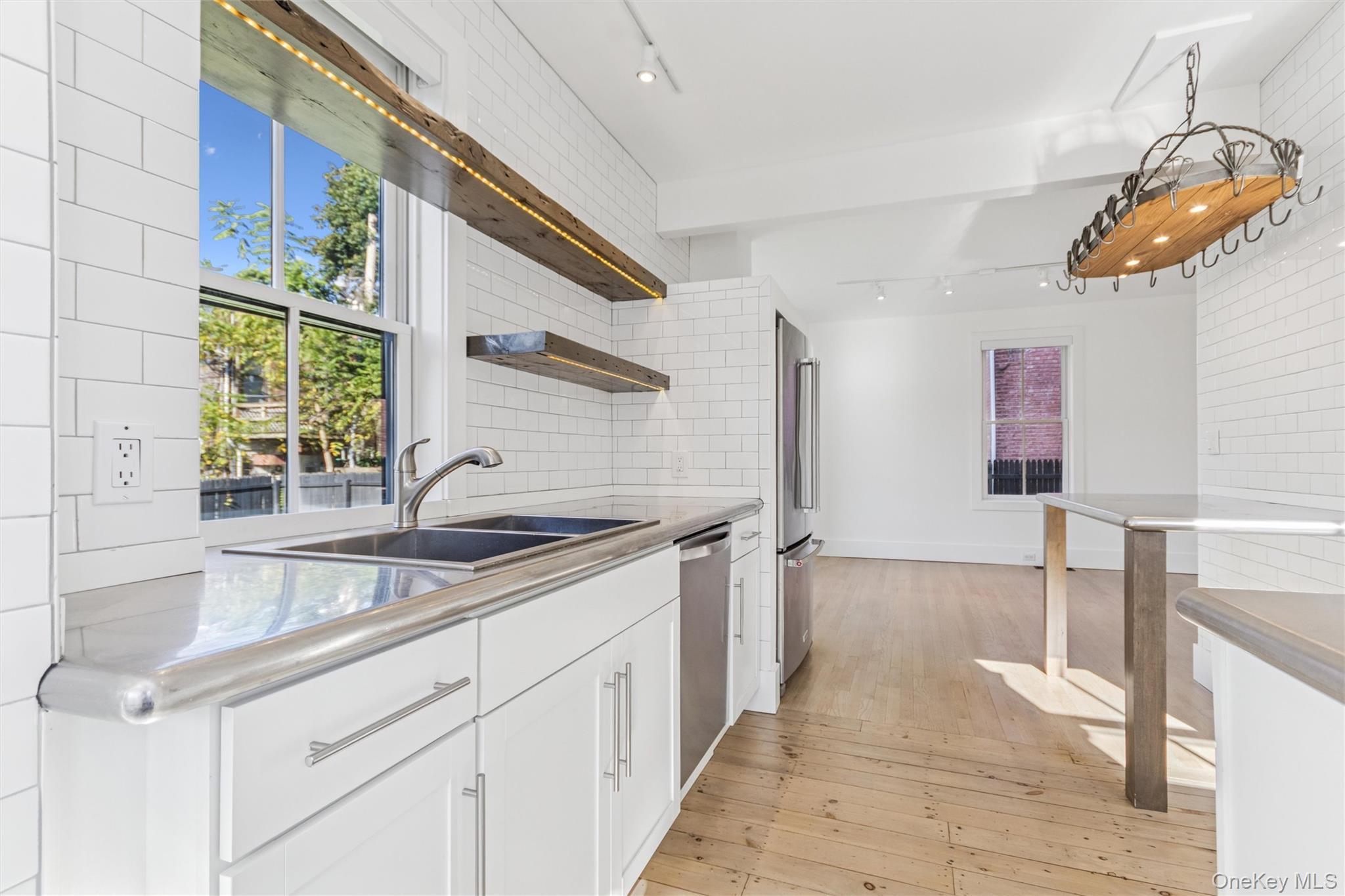 Single Family South  Dutchess County, NY 12508, MLS-916289-12