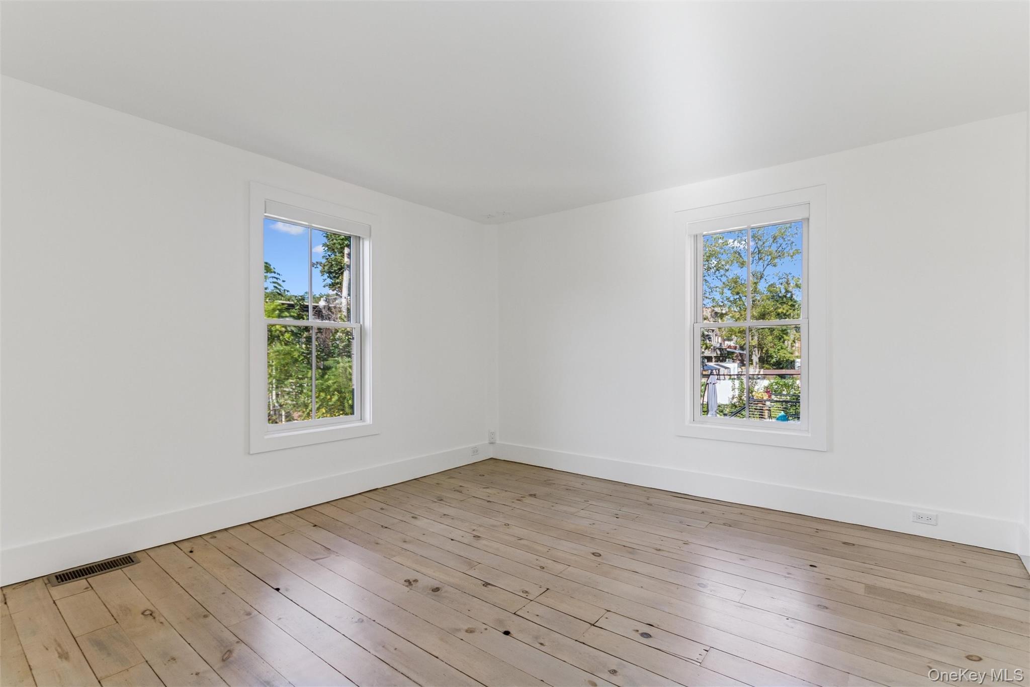 Single Family South  Dutchess County, NY 12508, MLS-916289-23