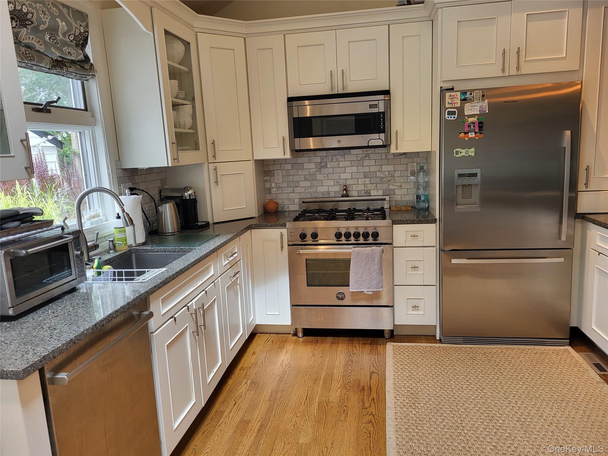 Single Family Wilson Suffolk County, NY 11946, MLS-916318-5