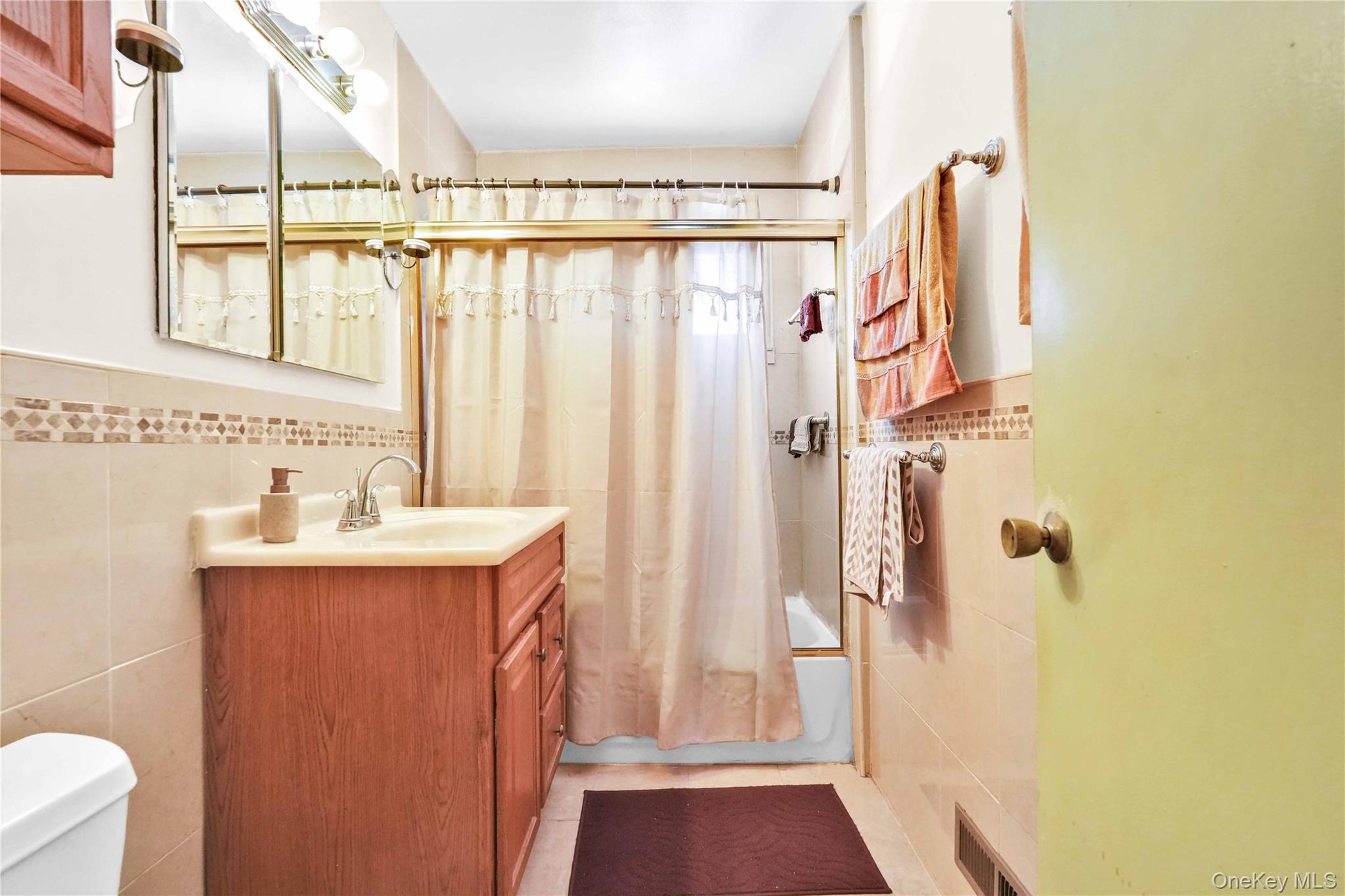 Single Family Stickney  Bronx, NY 10469, MLS-916323-11