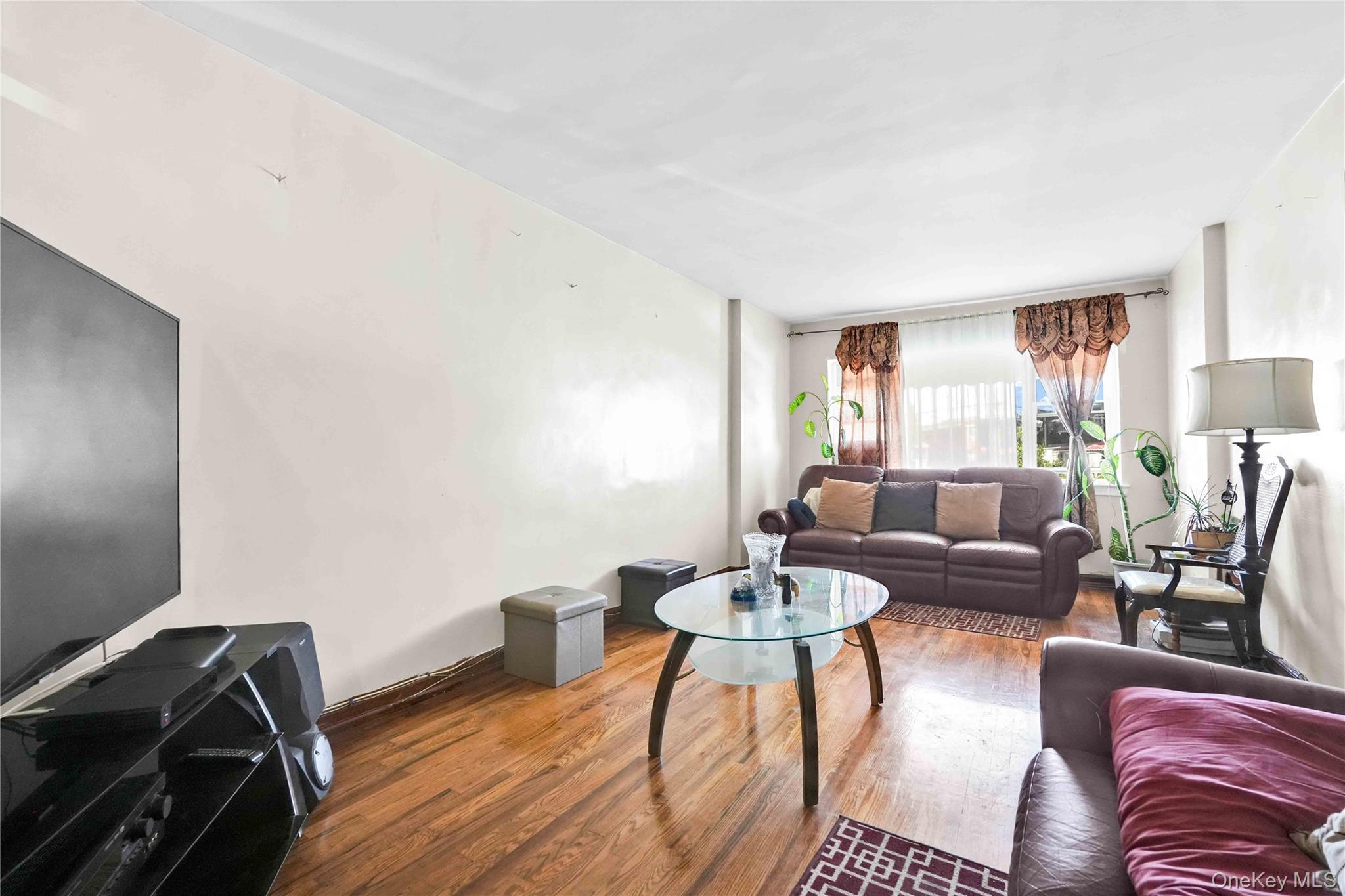 Single Family Stickney  Bronx, NY 10469, MLS-916323-3