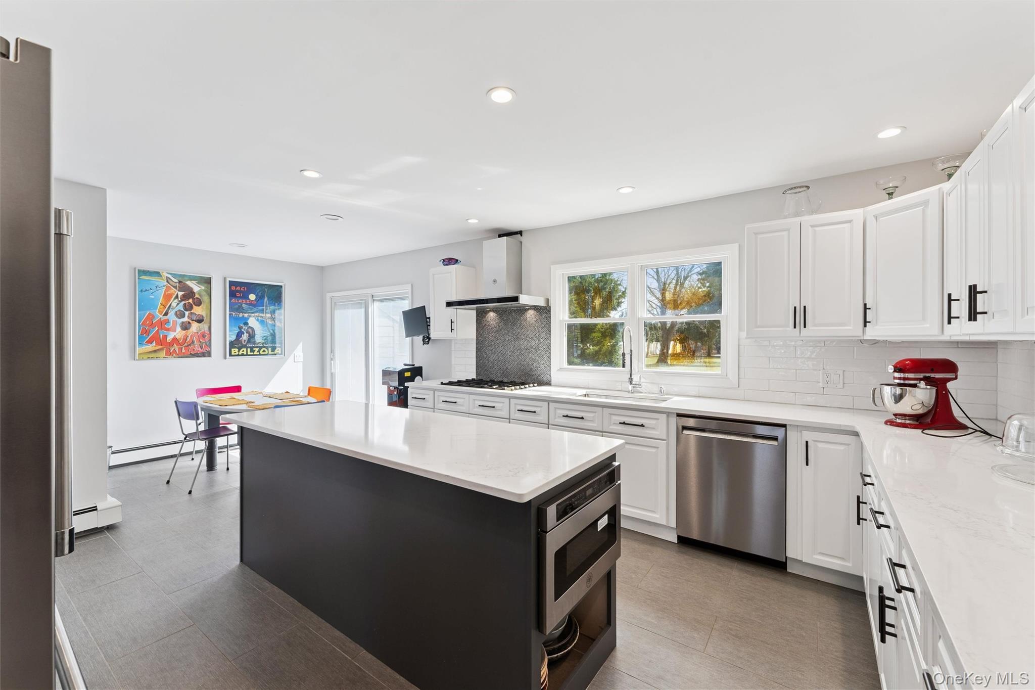 Single Family Oneck  Suffolk County, NY 11978, MLS-916332-5