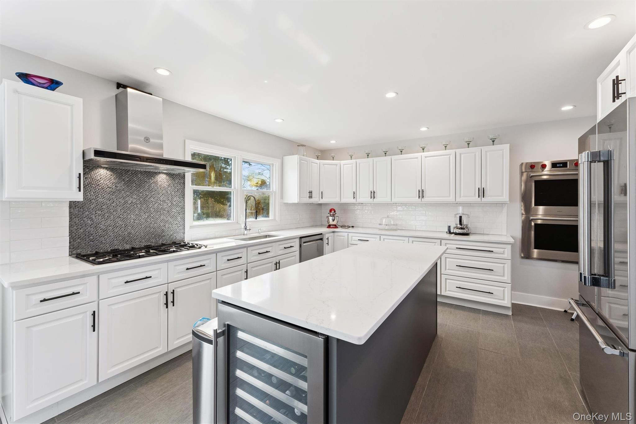 Single Family Oneck  Suffolk County, NY 11978, MLS-916332-6