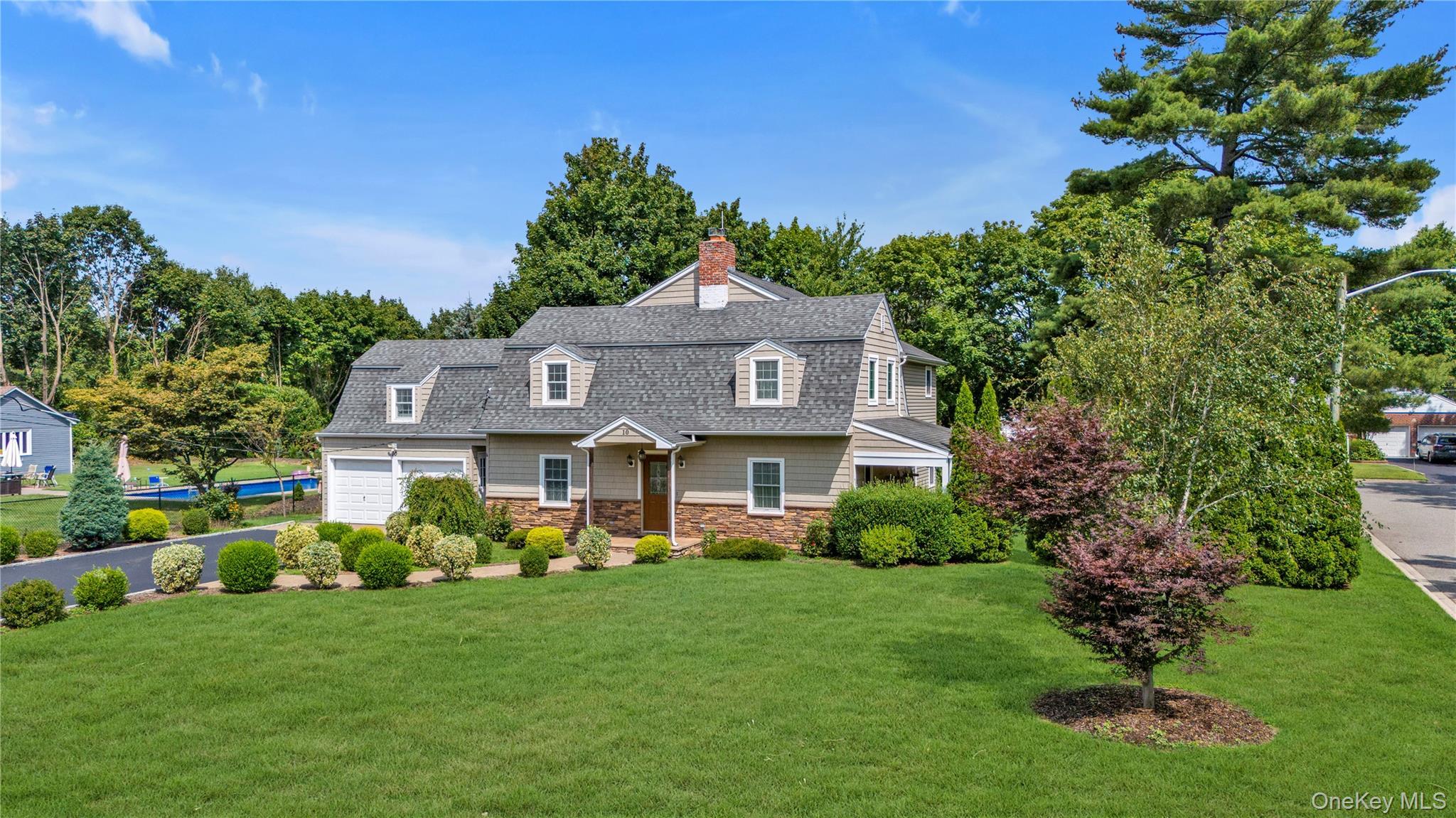 Single Family Field  Nassau County, NY 11801, MLS-916368-30