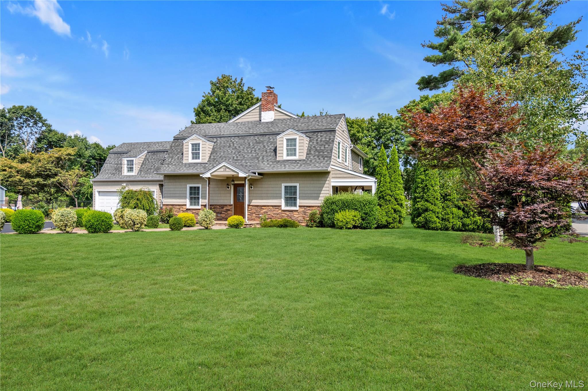 Single Family Field  Nassau County, NY 11801, MLS-916368-31