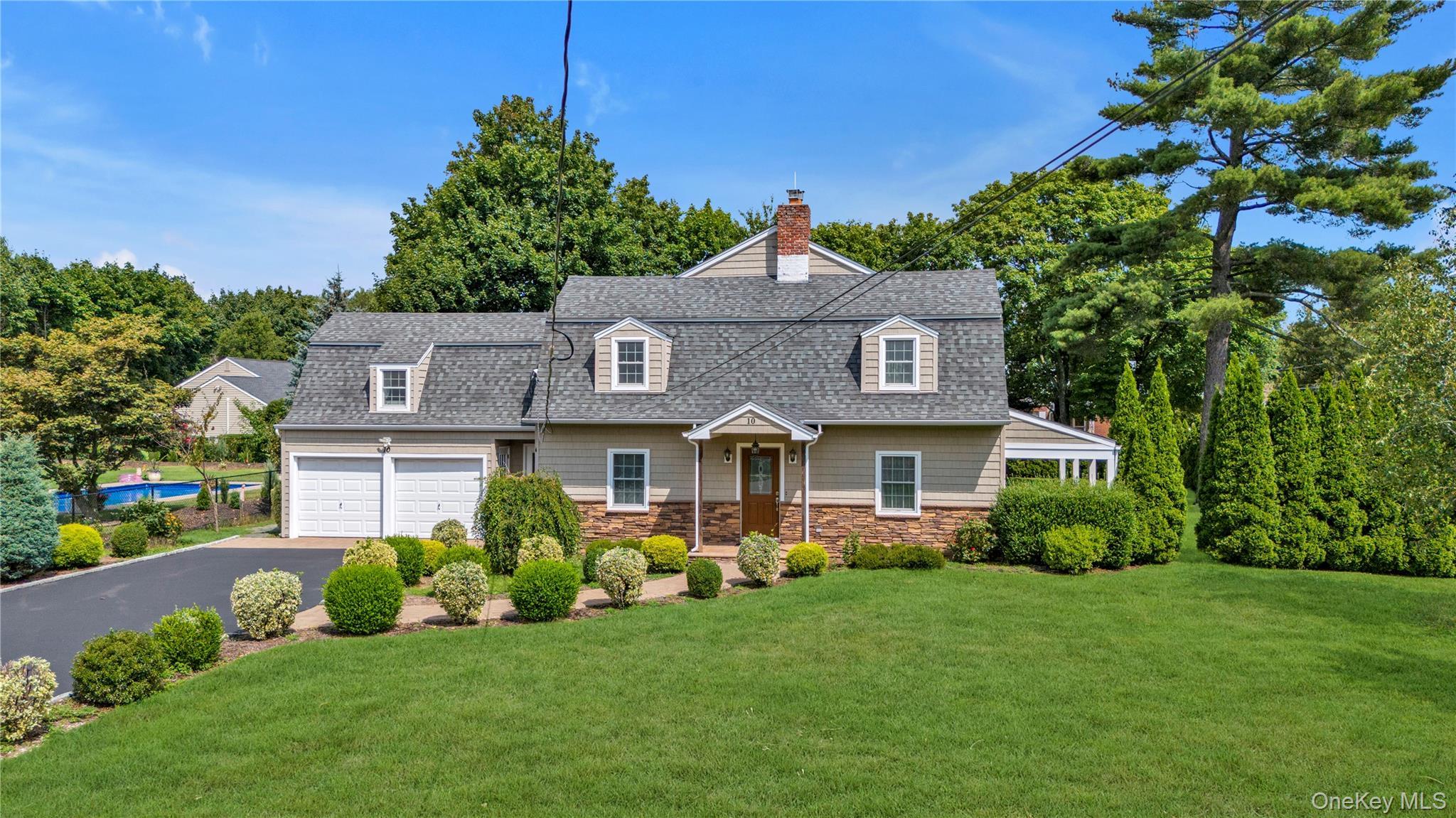 Single Family Field  Nassau County, NY 11801, MLS-916368-32