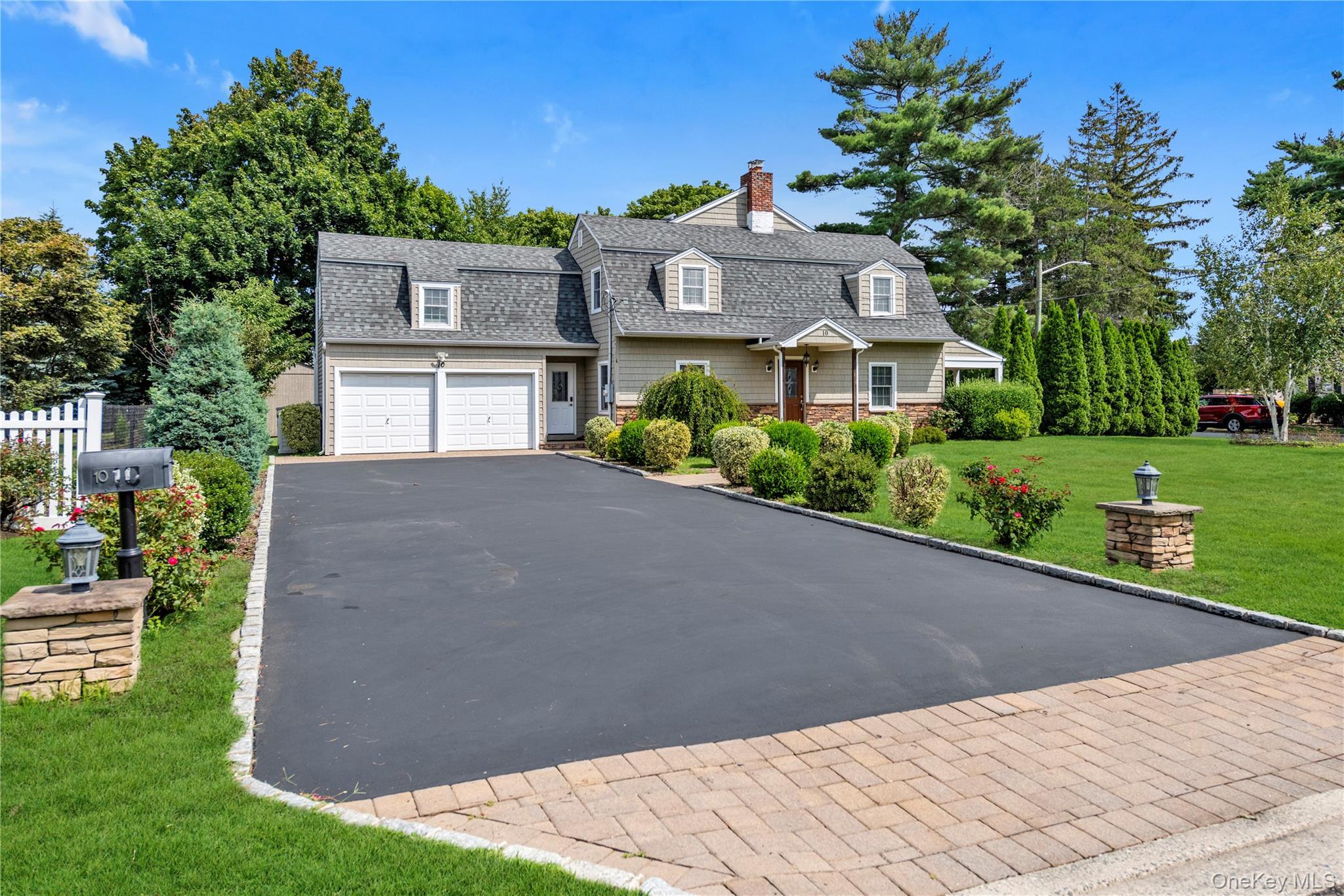 Single Family Field  Nassau County, NY 11801, MLS-916368-33