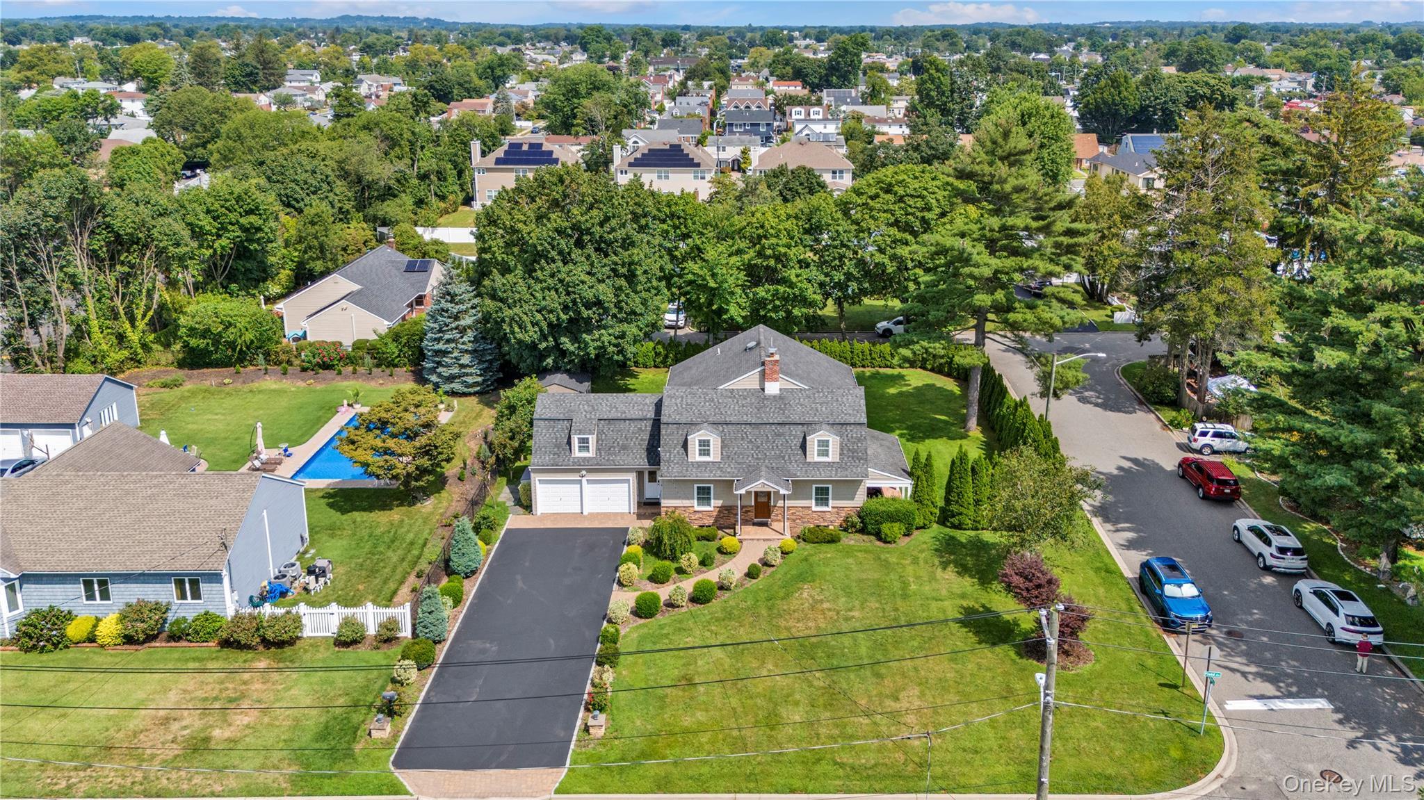 Single Family Field  Nassau County, NY 11801, MLS-916368-35