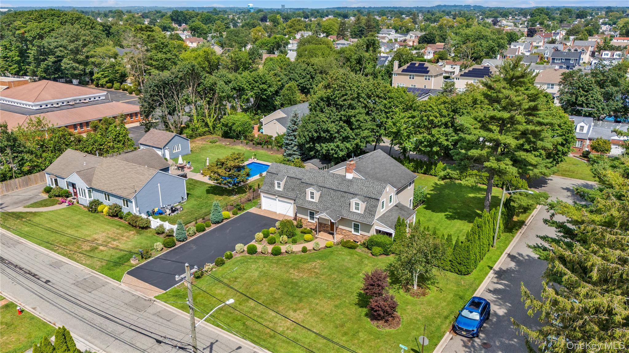 Single Family Field  Nassau County, NY 11801, MLS-916368-36