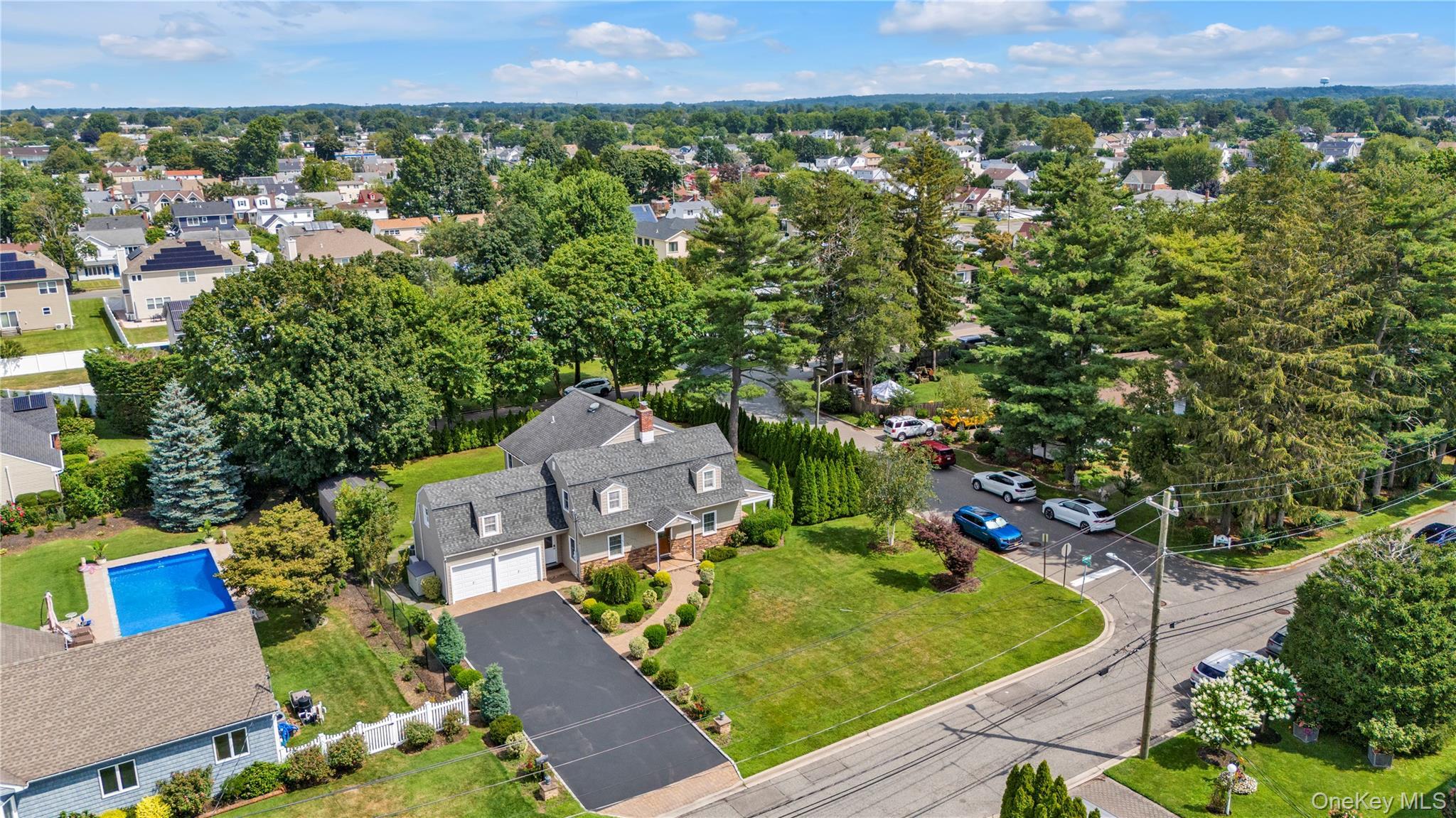 Single Family Field  Nassau County, NY 11801, MLS-916368-37