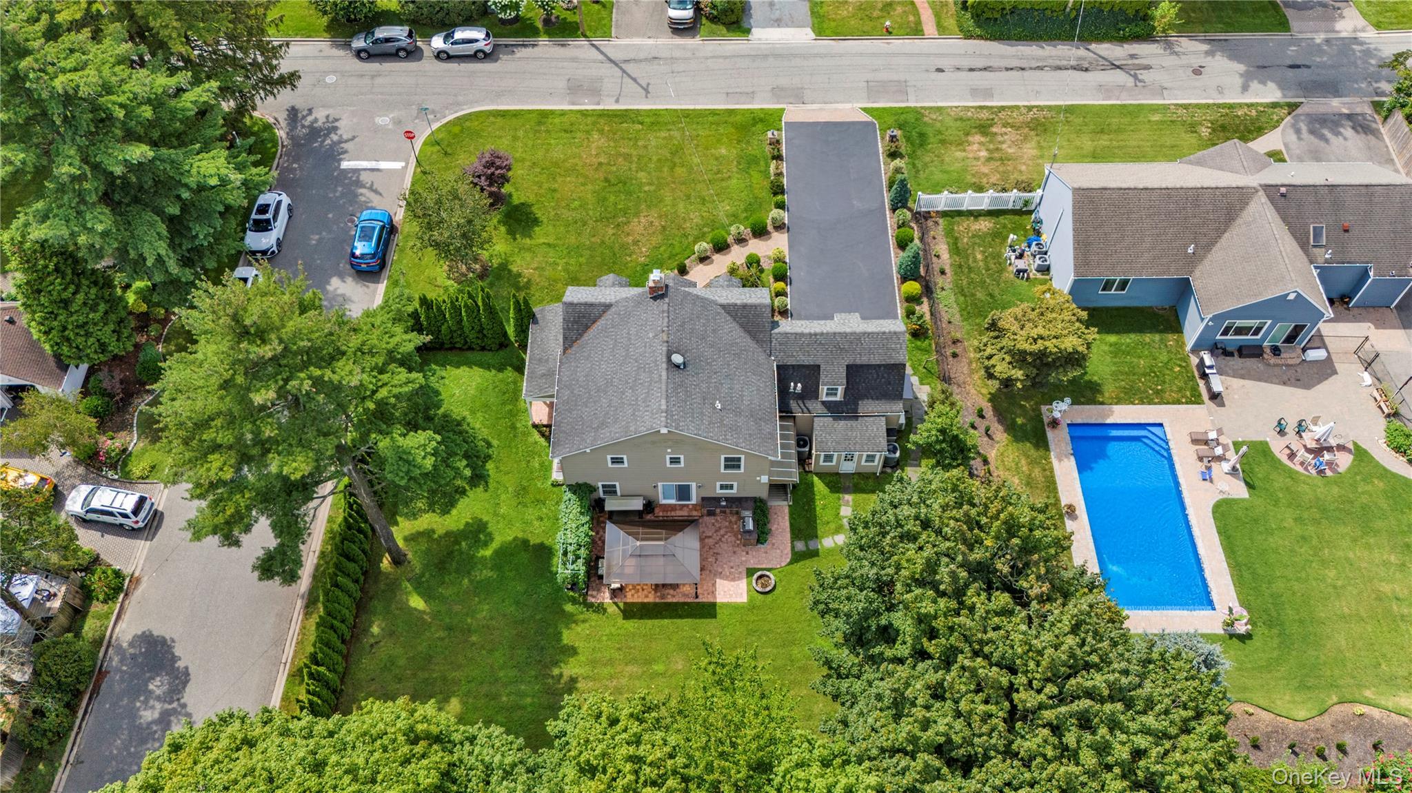 Single Family Field  Nassau County, NY 11801, MLS-916368-40