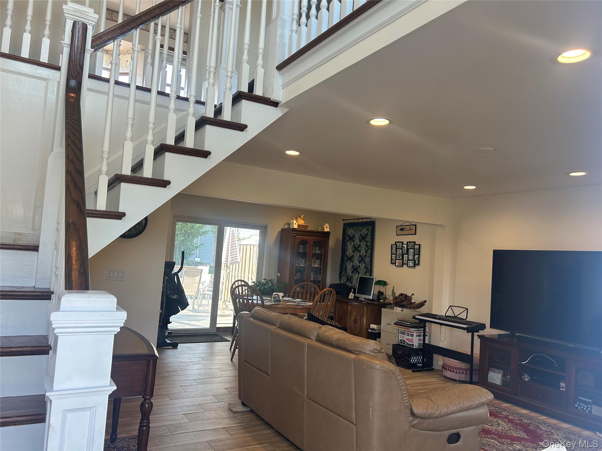 Single Family Riviera  Suffolk County, NY 11757, MLS-916400-10