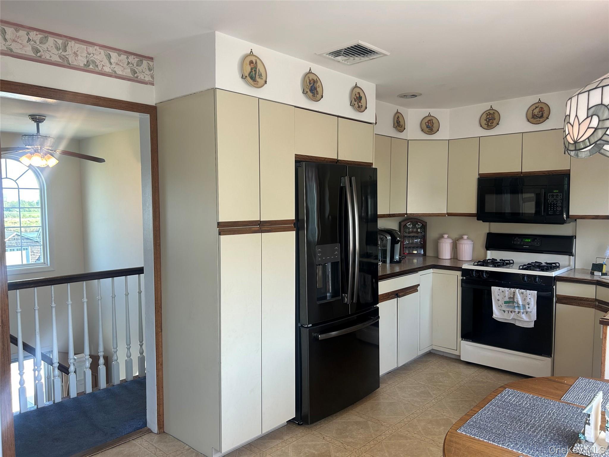 Single Family Riviera  Suffolk County, NY 11757, MLS-916400-21