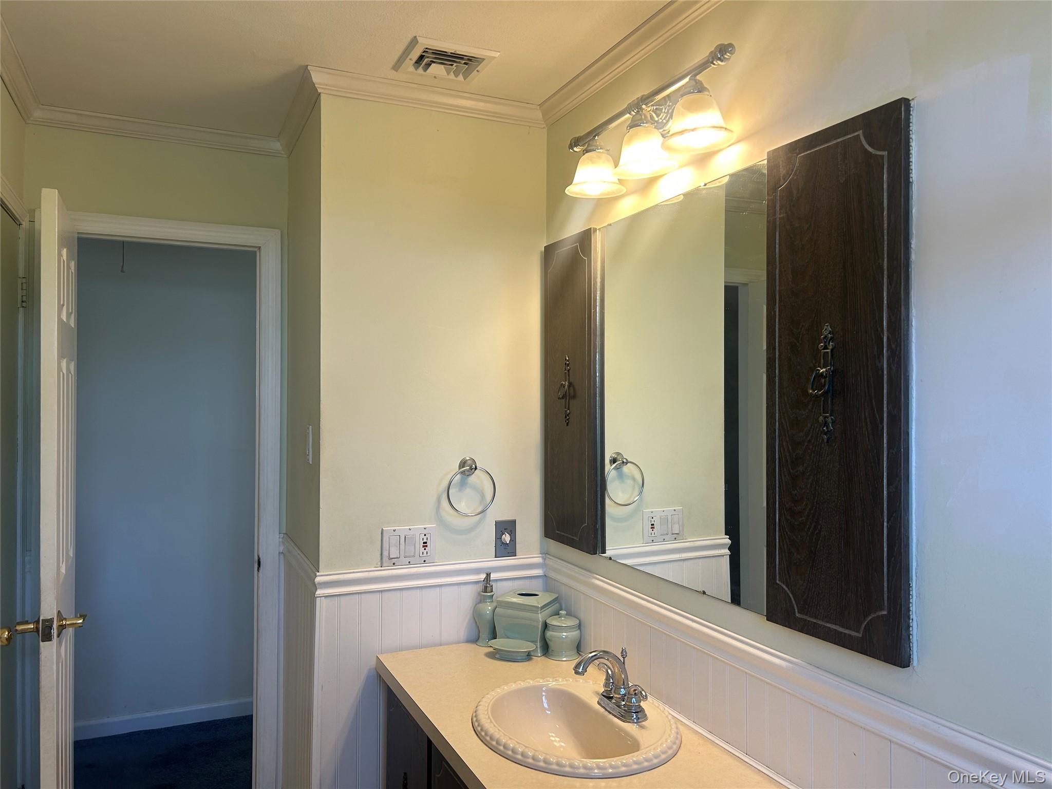 Single Family Riviera  Suffolk County, NY 11757, MLS-916400-31