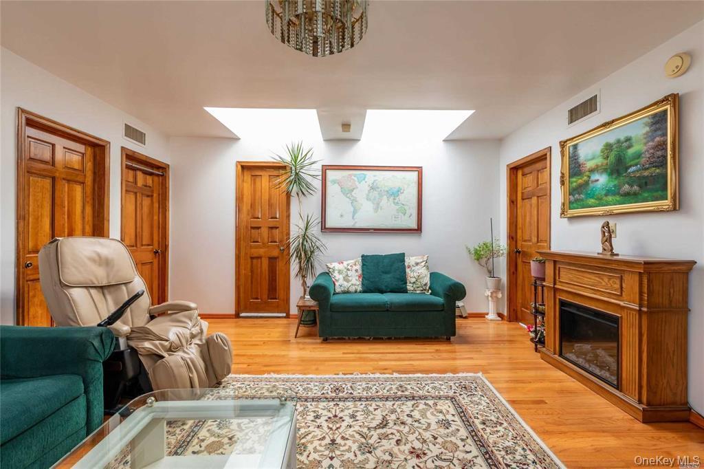 Single Family 149th Queens, NY 11357, MLS-916453-10