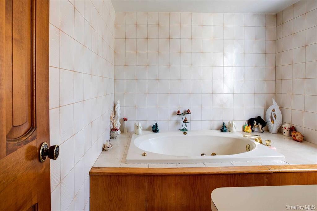 Single Family 149th Queens, NY 11357, MLS-916453-12