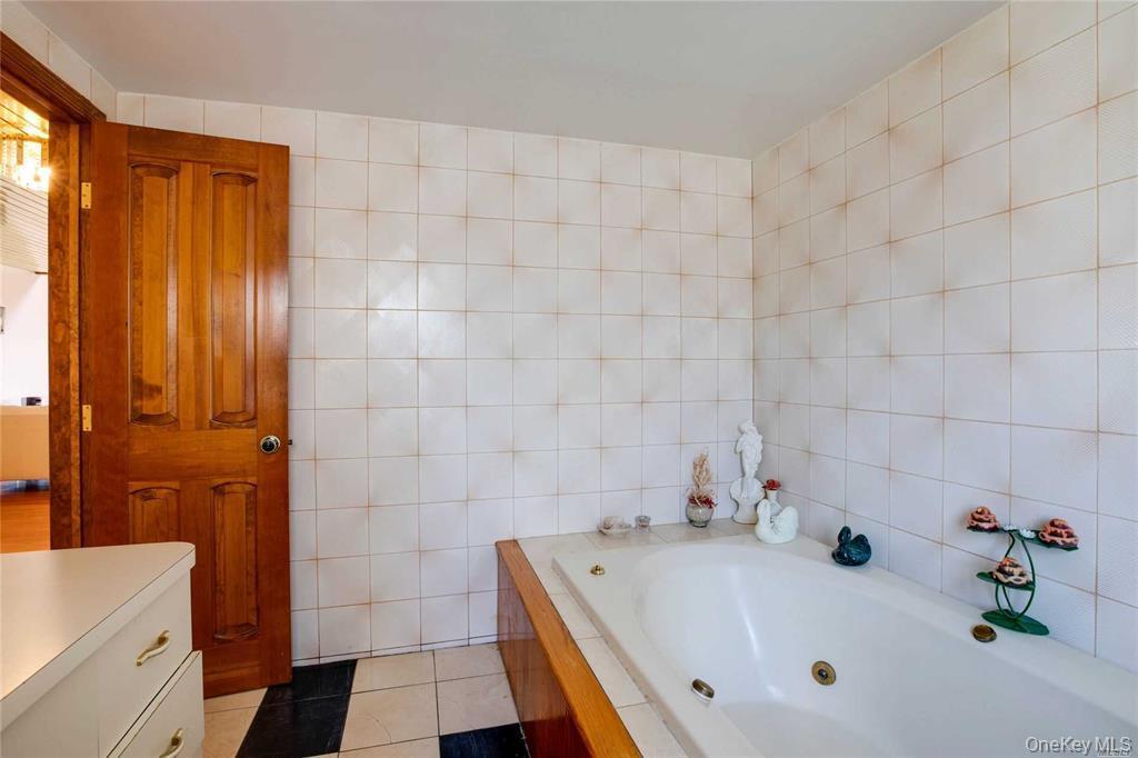 Single Family 149th Queens, NY 11357, MLS-916453-13