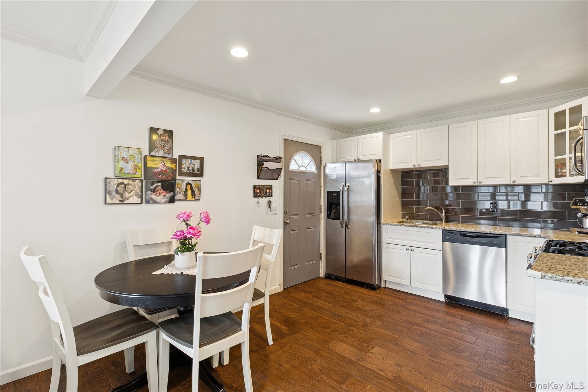 Single Family Pinetop Suffolk County, NY 11967, MLS-916464-12