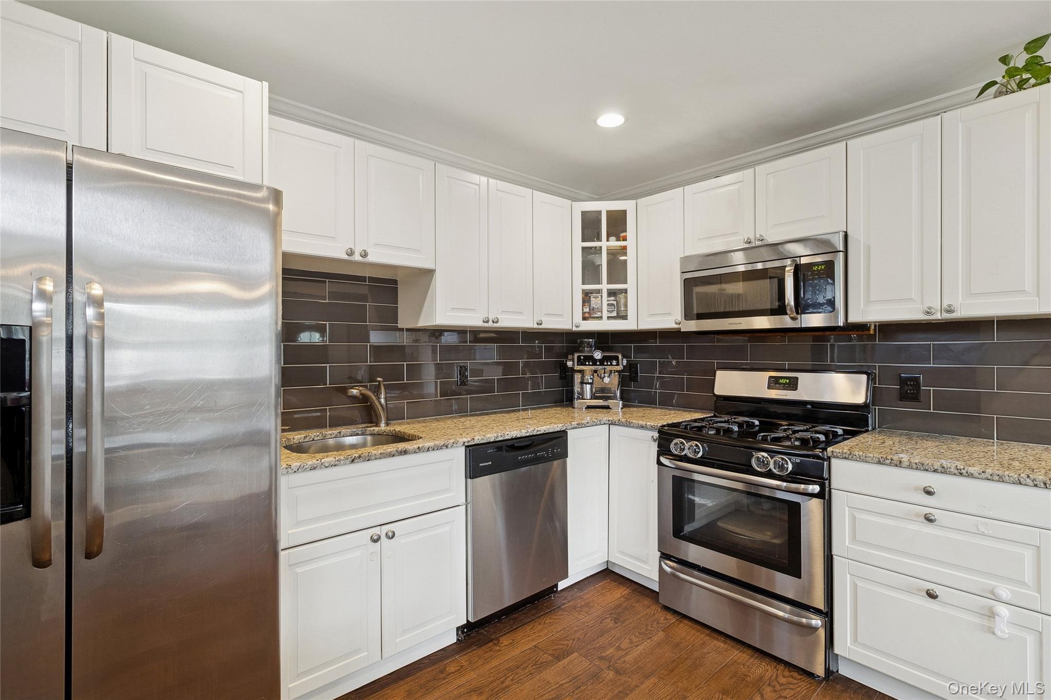 Single Family Pinetop Suffolk County, NY 11967, MLS-916464-14