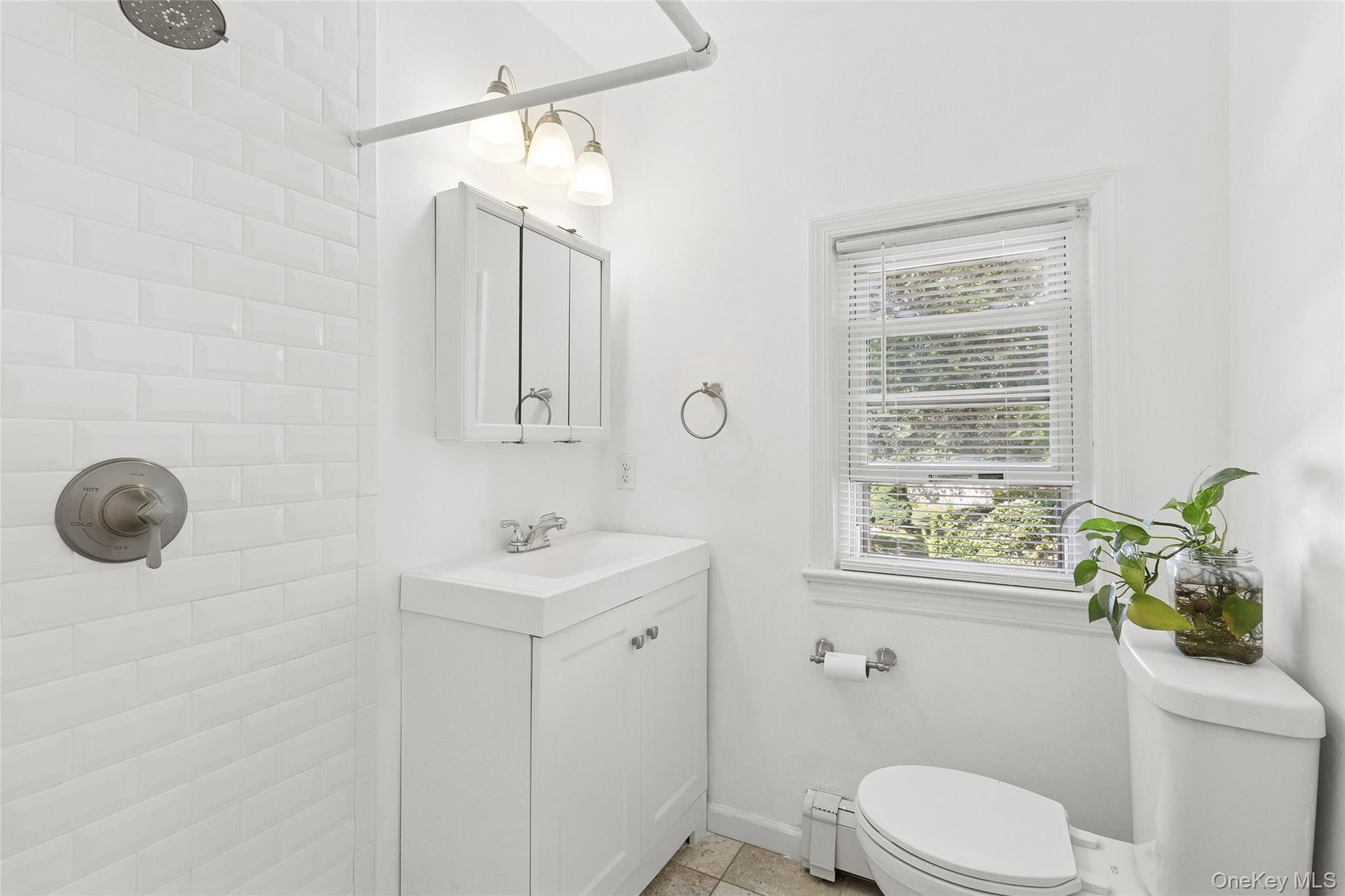 Single Family Pinetop Suffolk County, NY 11967, MLS-916464-22