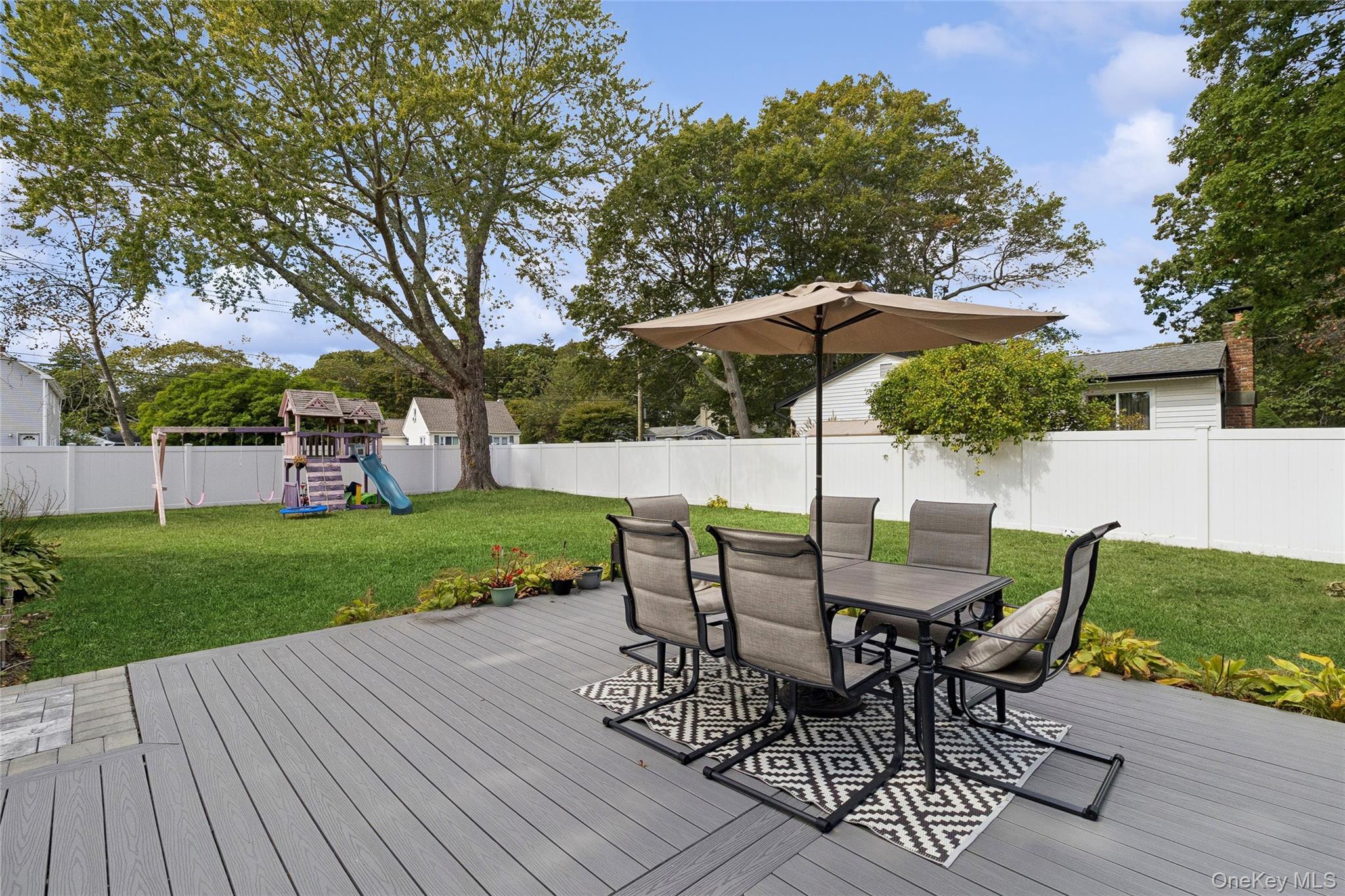 Single Family Pinetop Suffolk County, NY 11967, MLS-916464-32