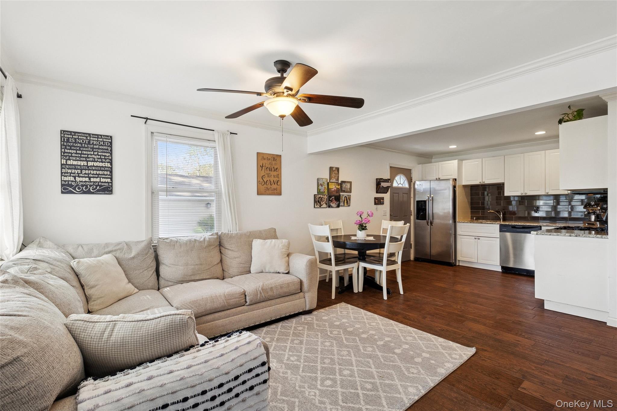 Single Family Pinetop Suffolk County, NY 11967, MLS-916464-7