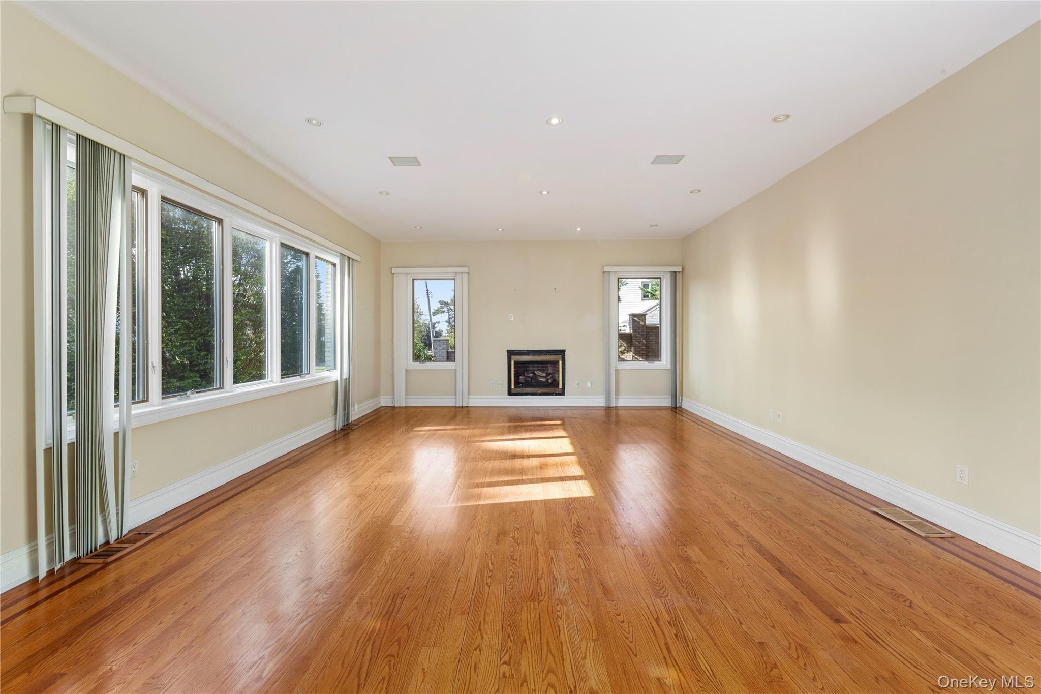 Single Family Malba Queens, NY 11357, MLS-916478-13