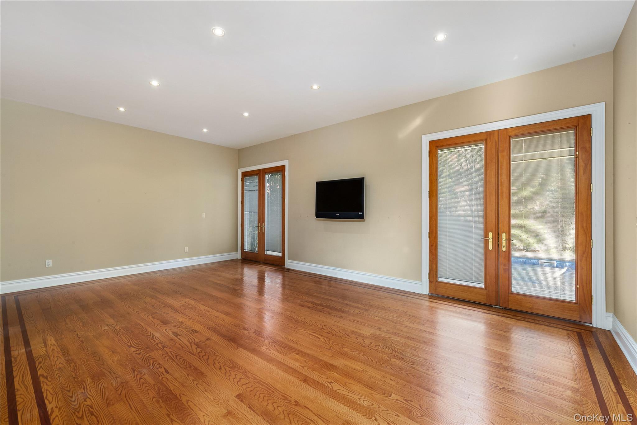 Single Family Malba Queens, NY 11357, MLS-916478-15