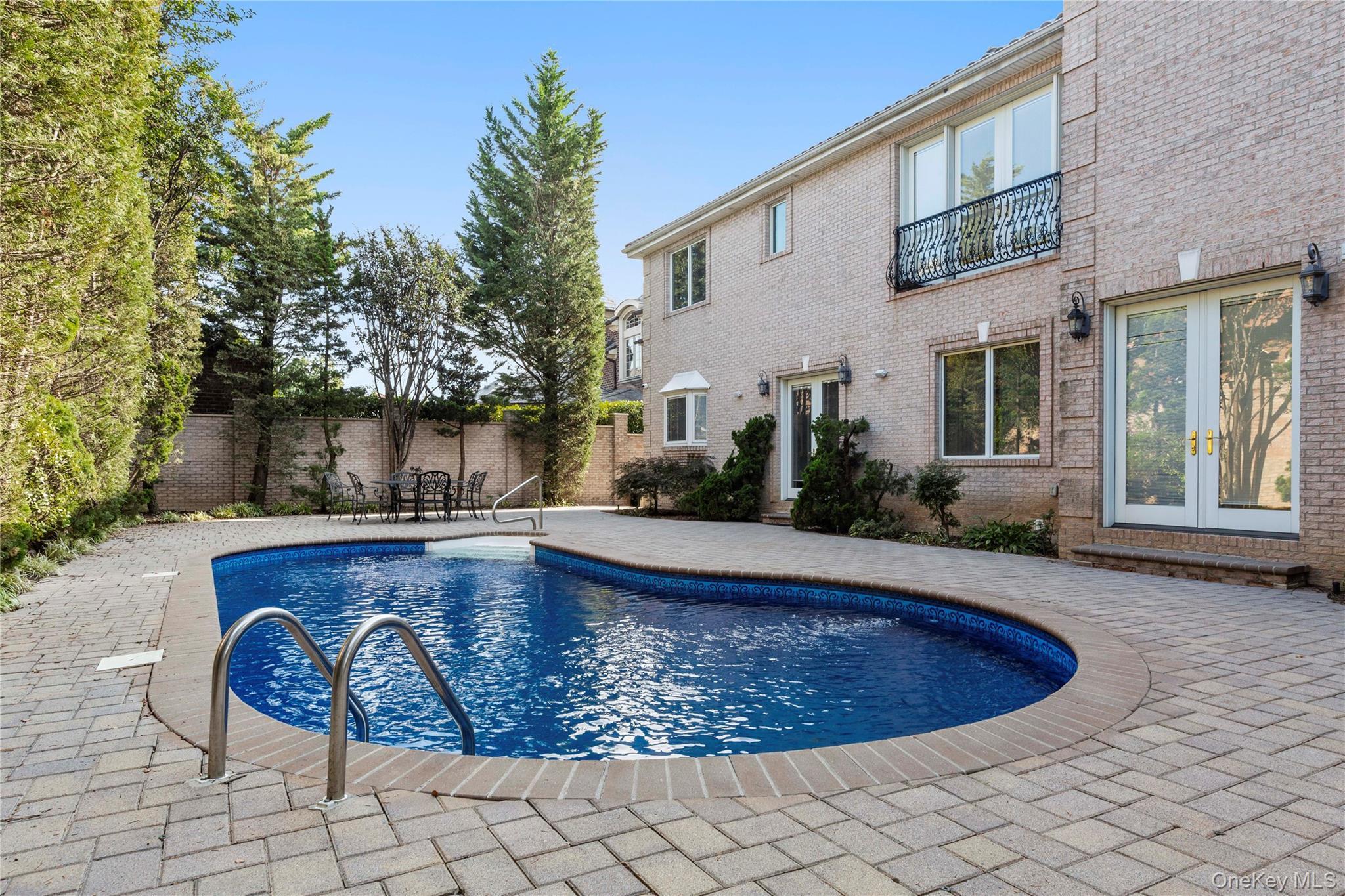 Single Family Malba Queens, NY 11357, MLS-916478-2