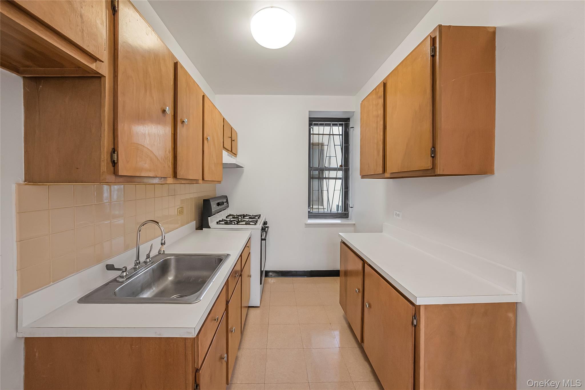 Coop E 131st  Manhattan, NY 10037, MLS-916577-4