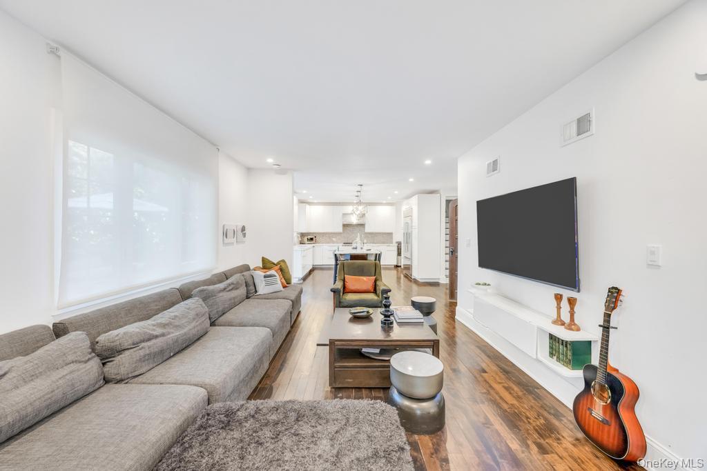 Single Family Clover Nassau County, NY 11021, MLS-916658-15