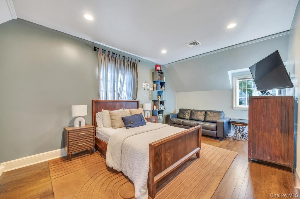 Single Family Clover Nassau County, NY 11021, MLS-916658-26