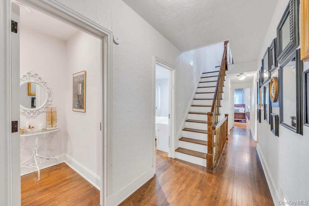 Single Family Clover Nassau County, NY 11021, MLS-916658-27