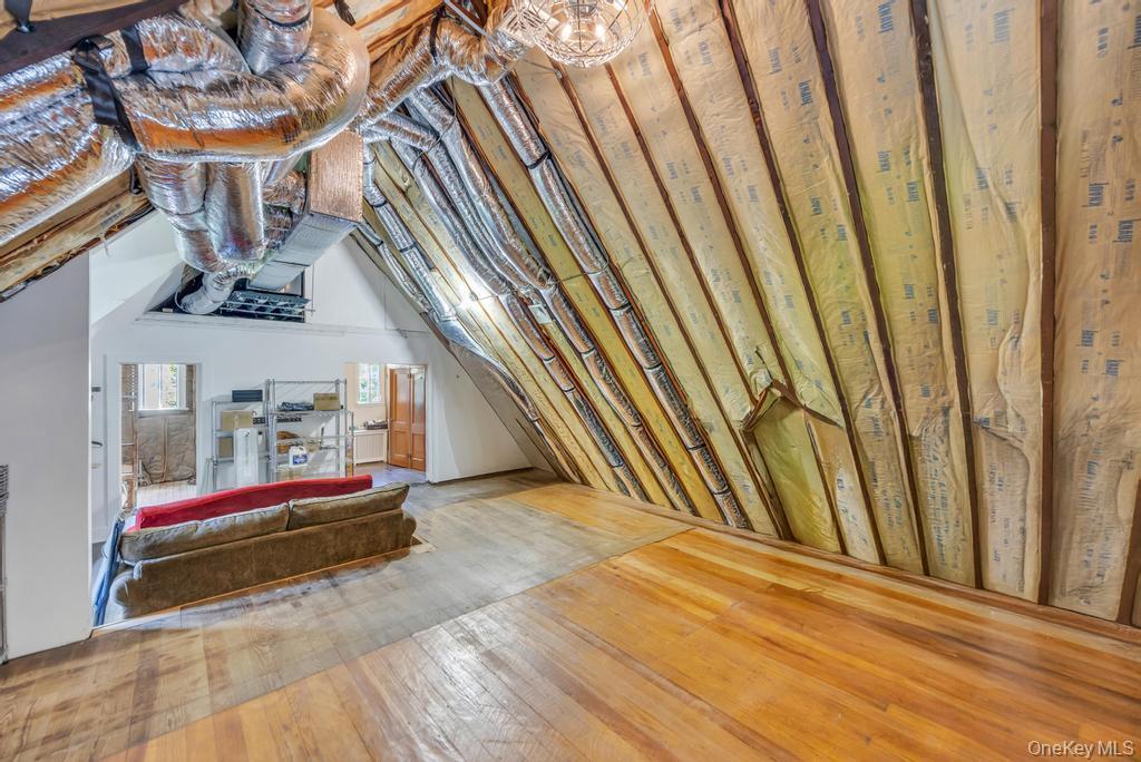 Single Family Clover Nassau County, NY 11021, MLS-916658-28