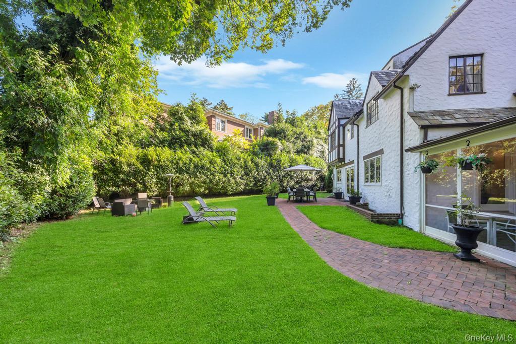 Single Family Clover Nassau County, NY 11021, MLS-916658-33