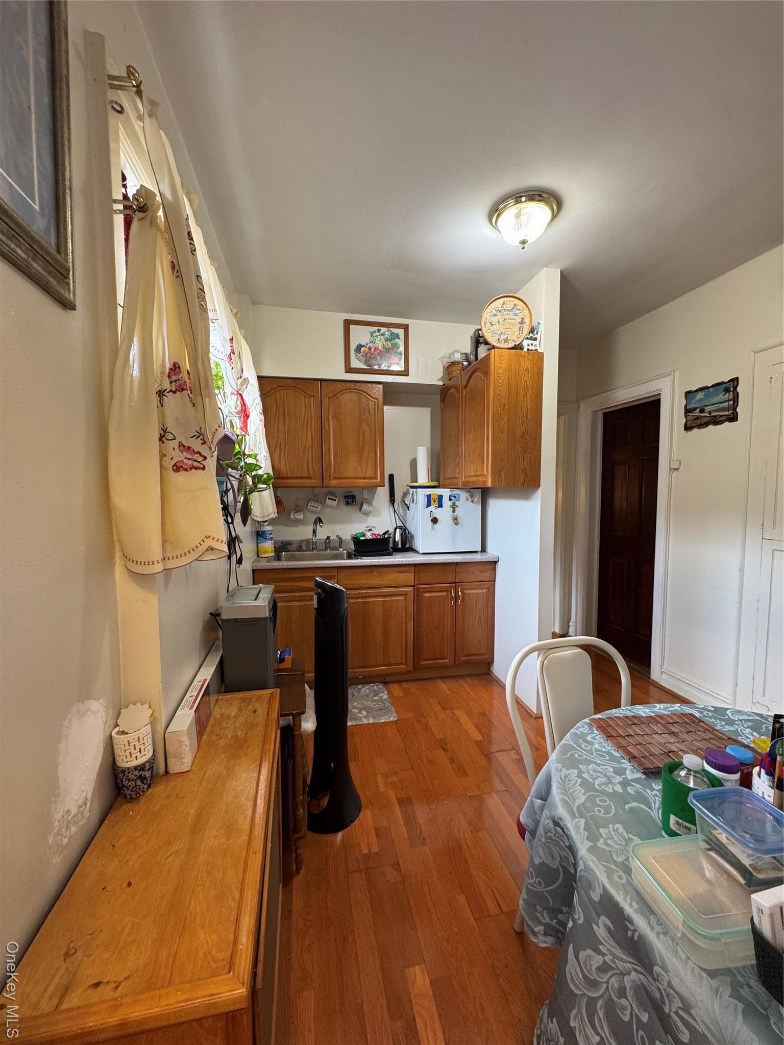 Single Family Strang  Bronx, NY 10466, MLS-916665-27
