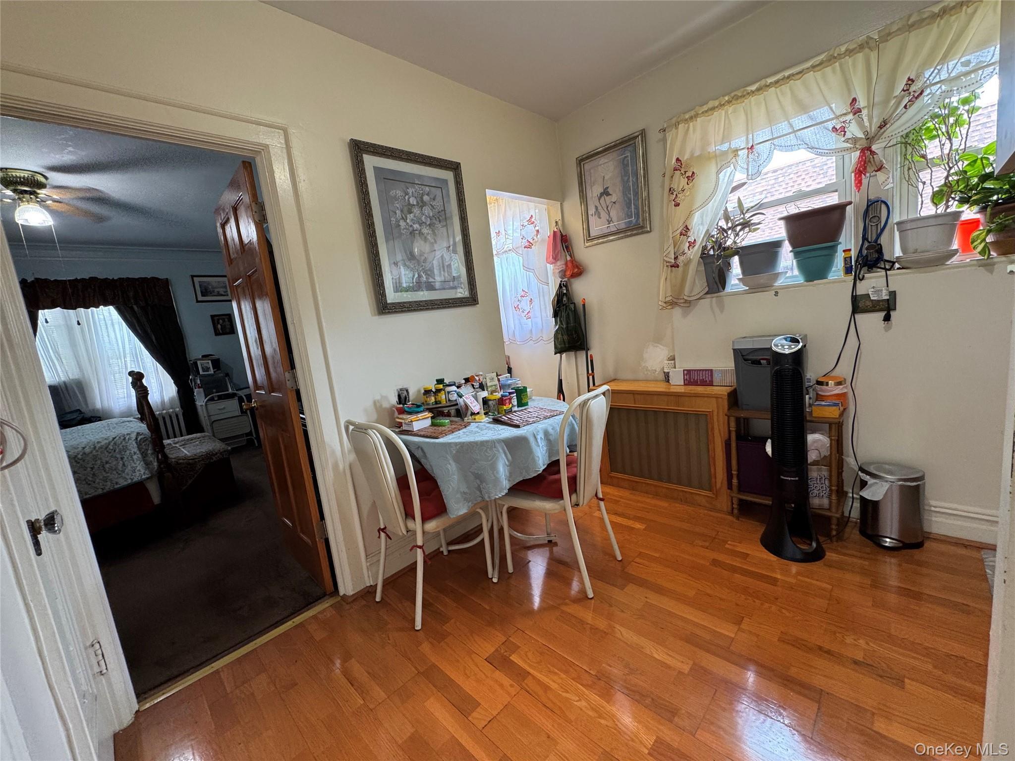 Single Family Strang  Bronx, NY 10466, MLS-916665-29