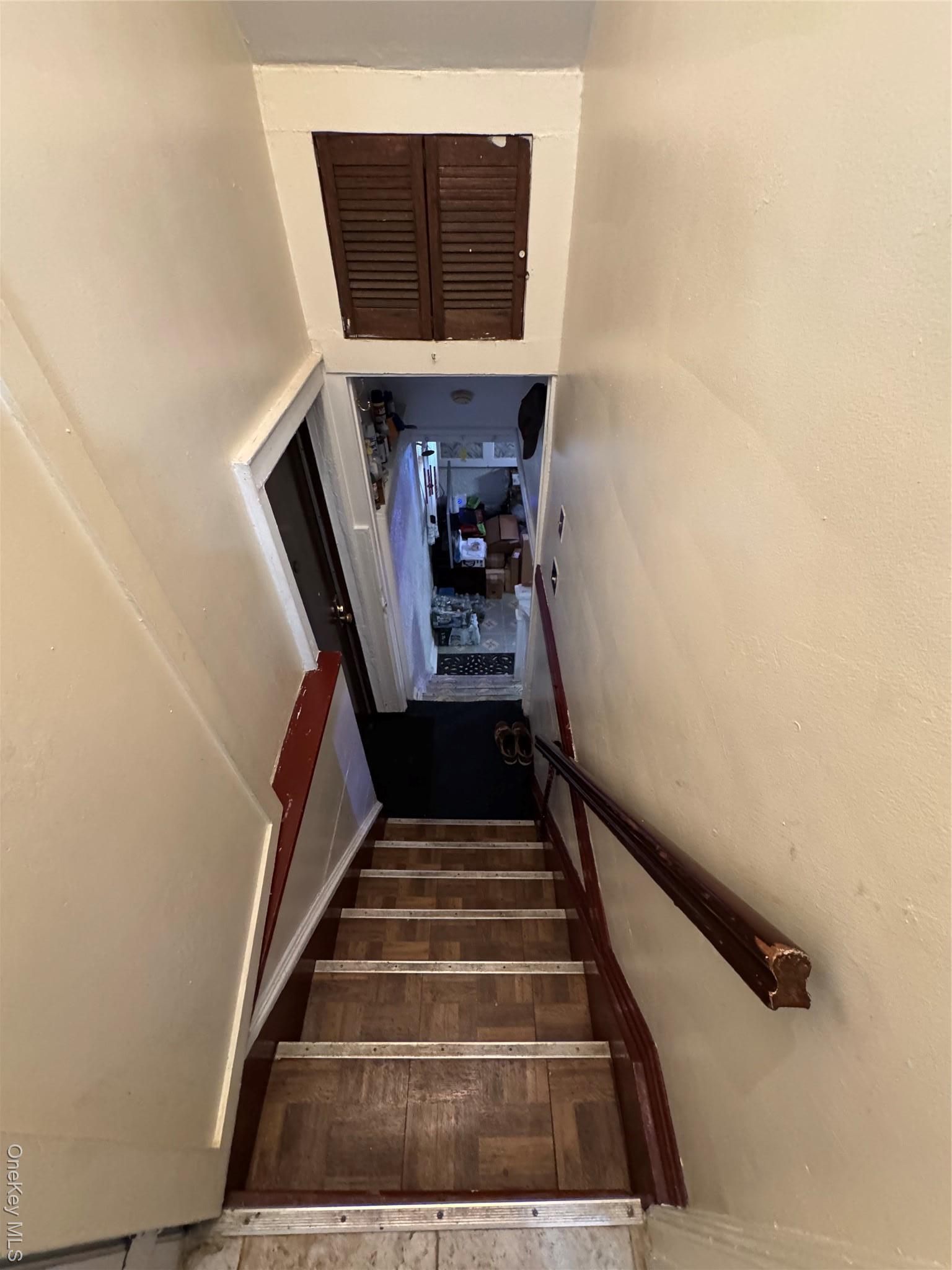 Single Family Strang  Bronx, NY 10466, MLS-916665-34